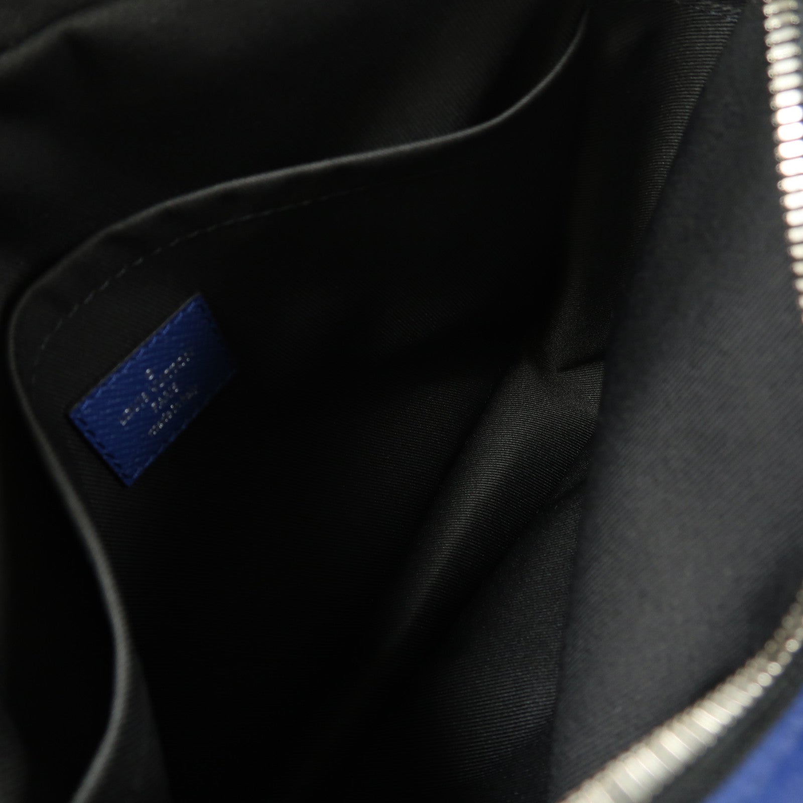 LOUIS VUITTON Taiga/Monogram Outdoor Messenger肩背袋