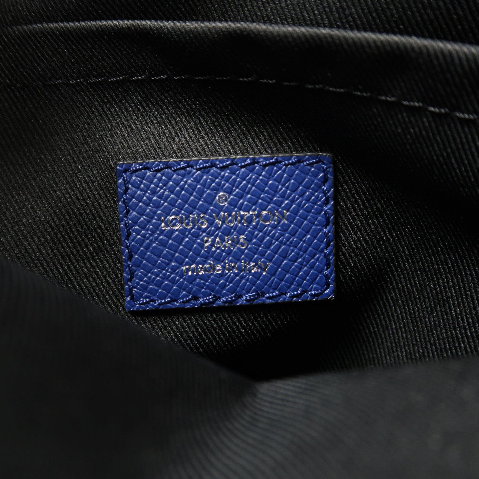 LOUIS VUITTON Taiga/Monogram Outdoor Messenger肩背袋