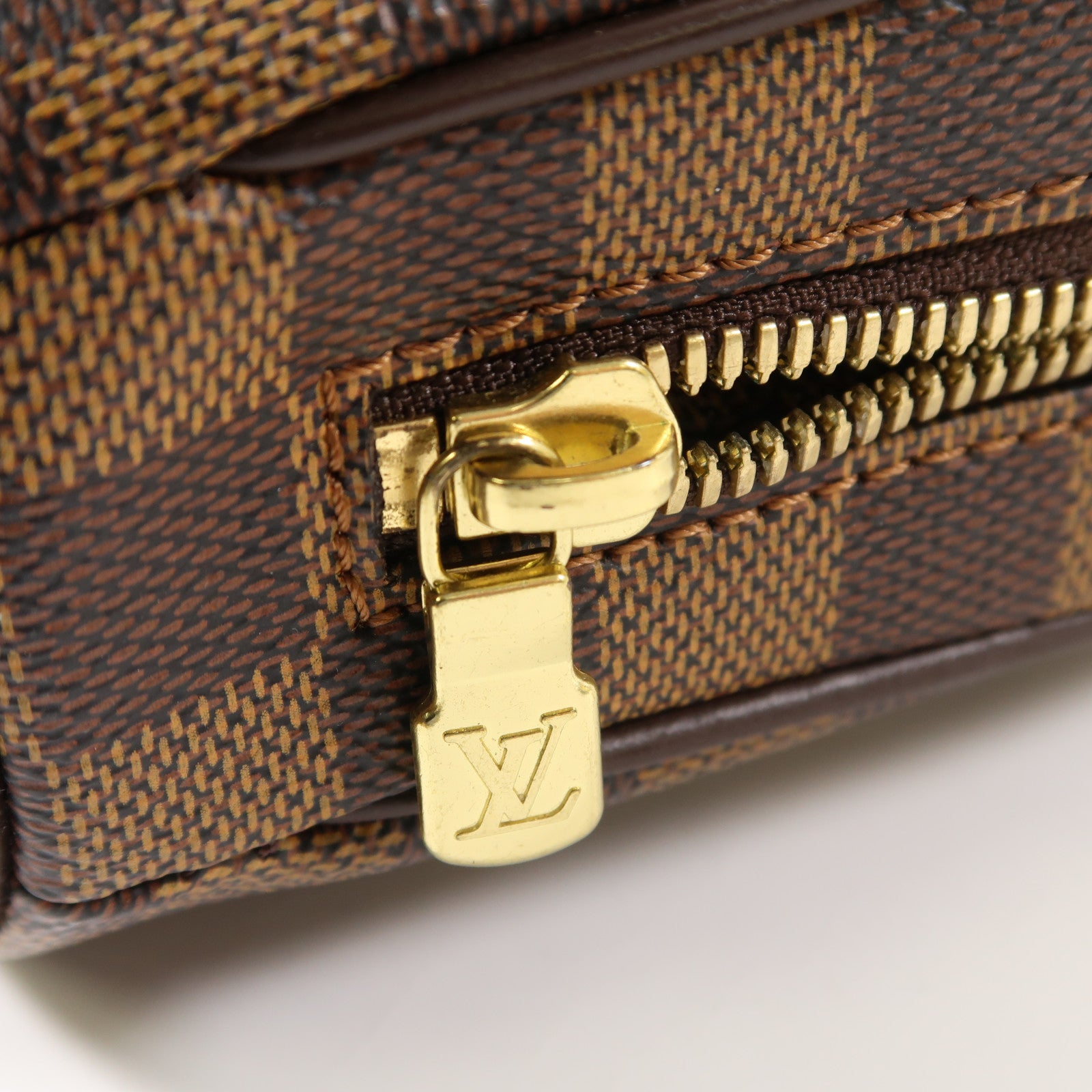 LOUIS VUITTON Damier Sarria Mini金扣手挽袋啡色