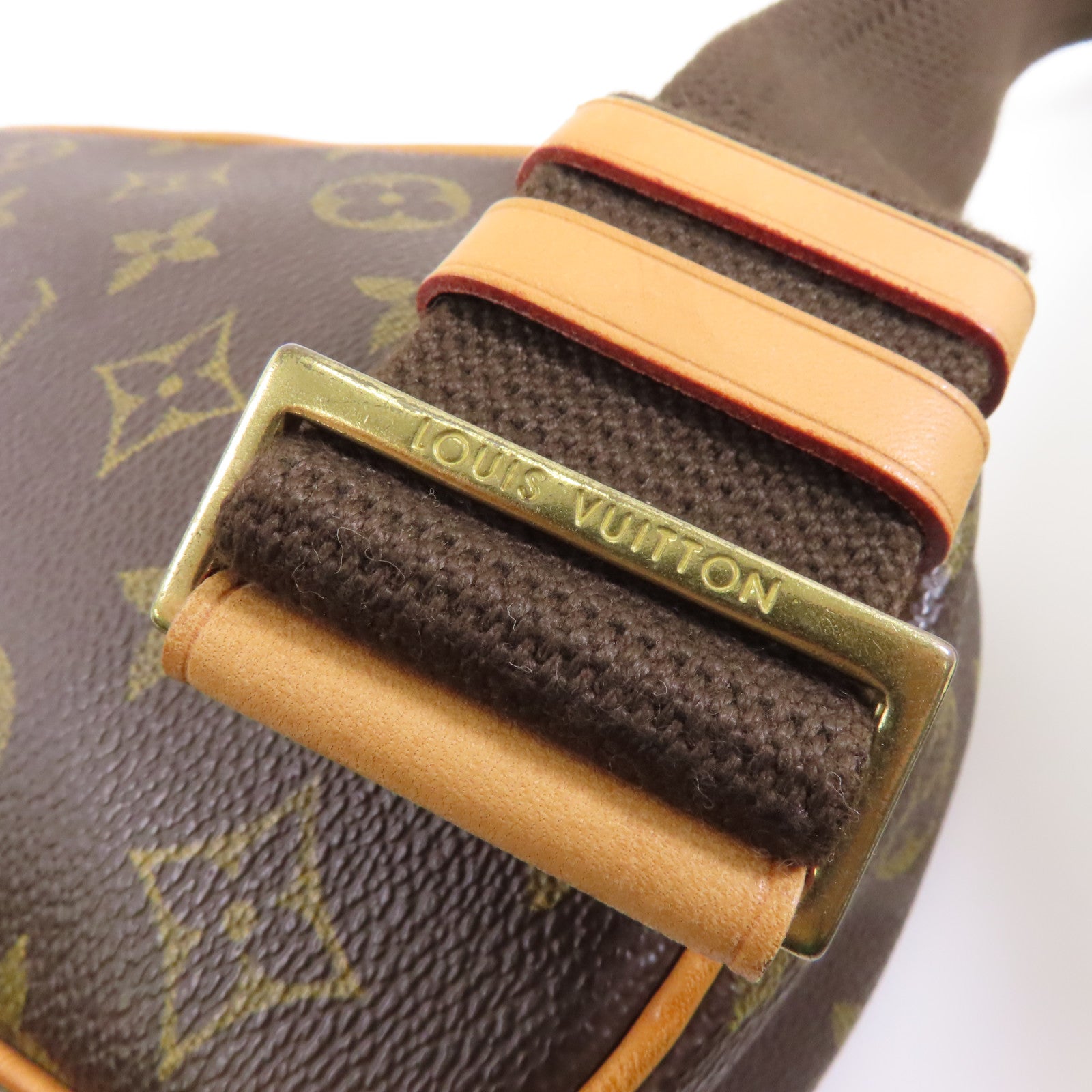 LOUIS VUITTON Monogram Pochette金扣肩背袋啡色