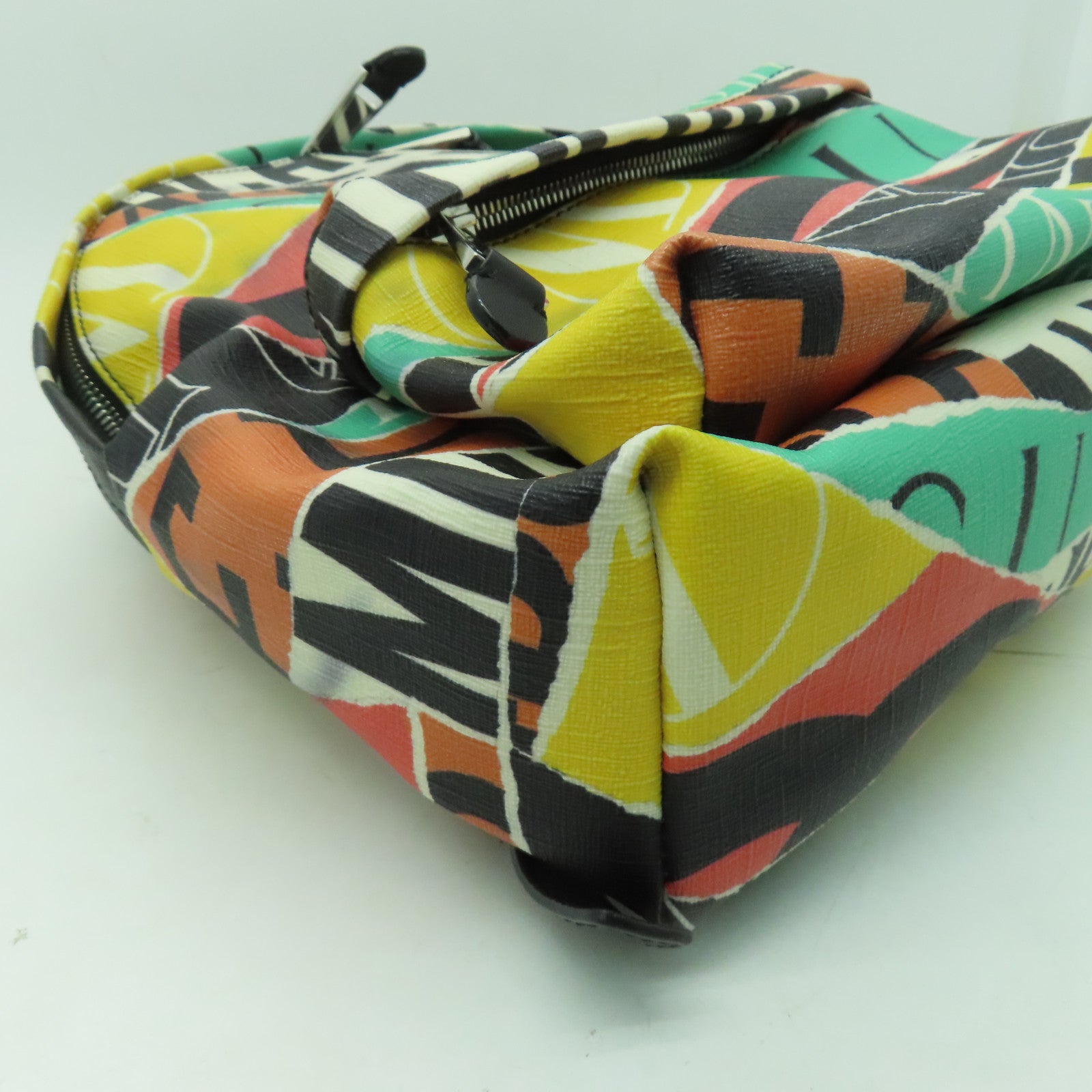 MOSCHINO 【清倉大減價】塗層帆布Backpack銀扣背包多色