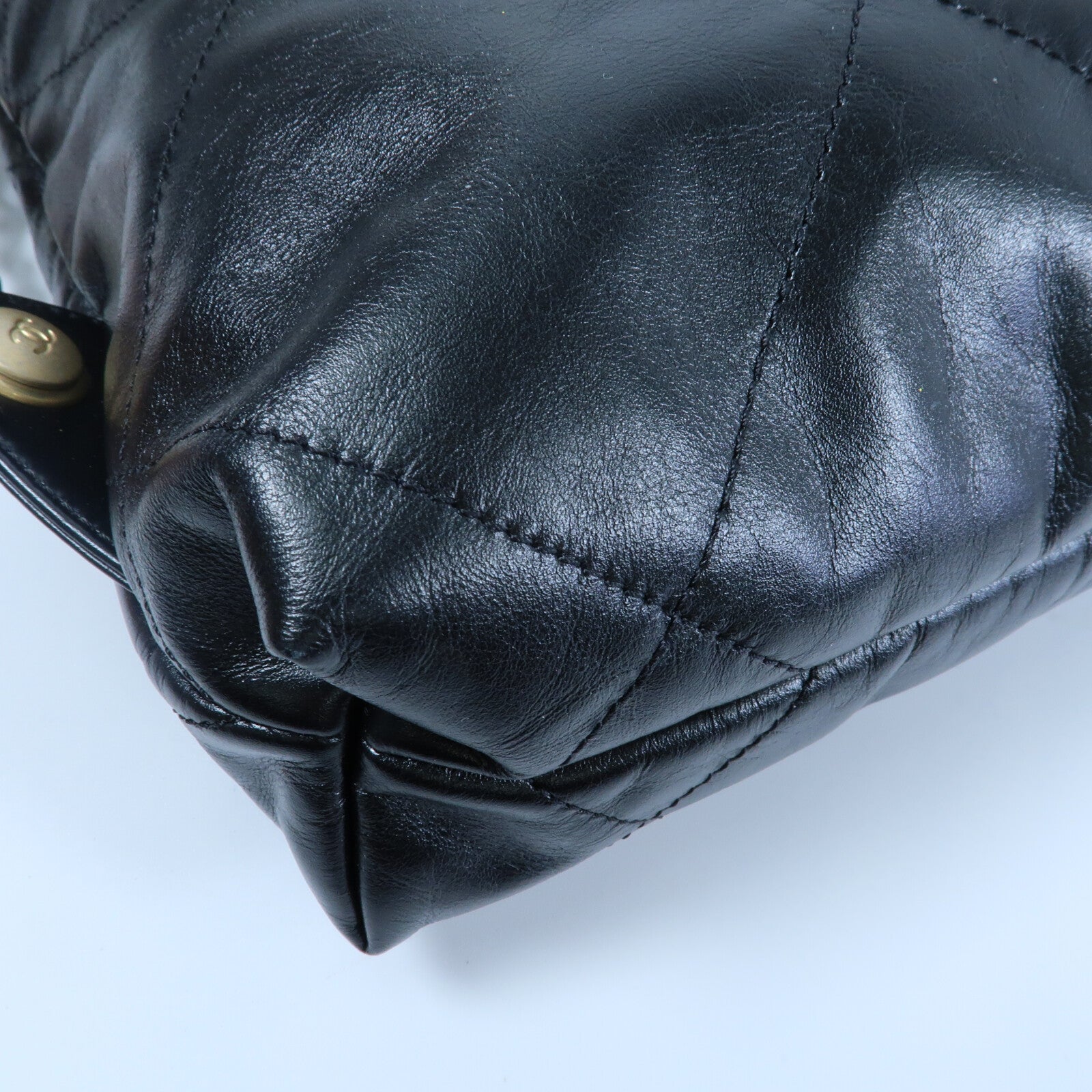 CHANEL 牛皮皮革Chanel 22 Backpack鏈帶背包