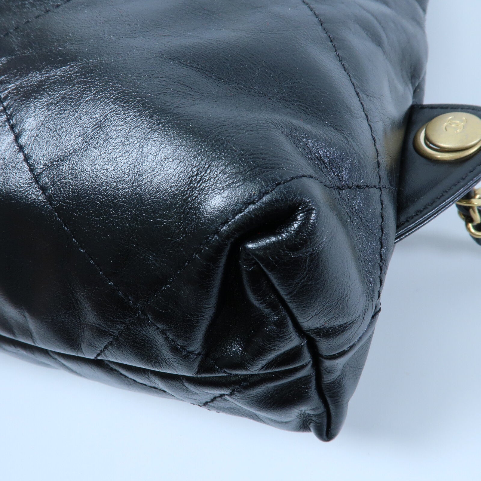 CHANEL 牛皮皮革Chanel 22 Backpack鏈帶背包