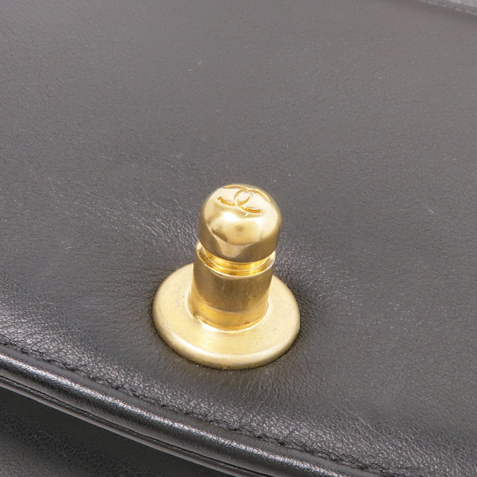 CHANEL 羊皮皮革Boy 20金扣鏈帶肩背袋