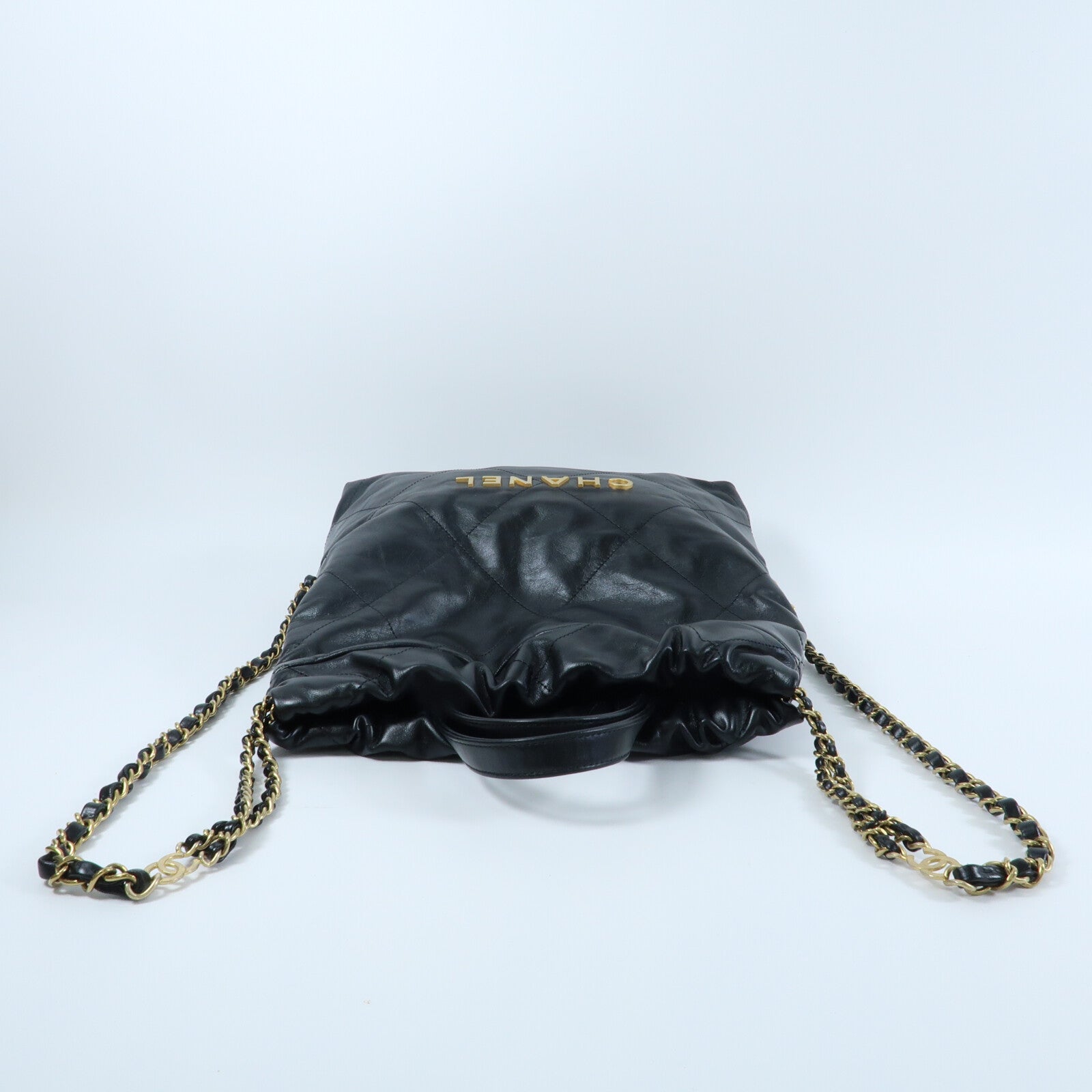 CHANEL 牛皮皮革Chanel 22 Backpack鏈帶背包
