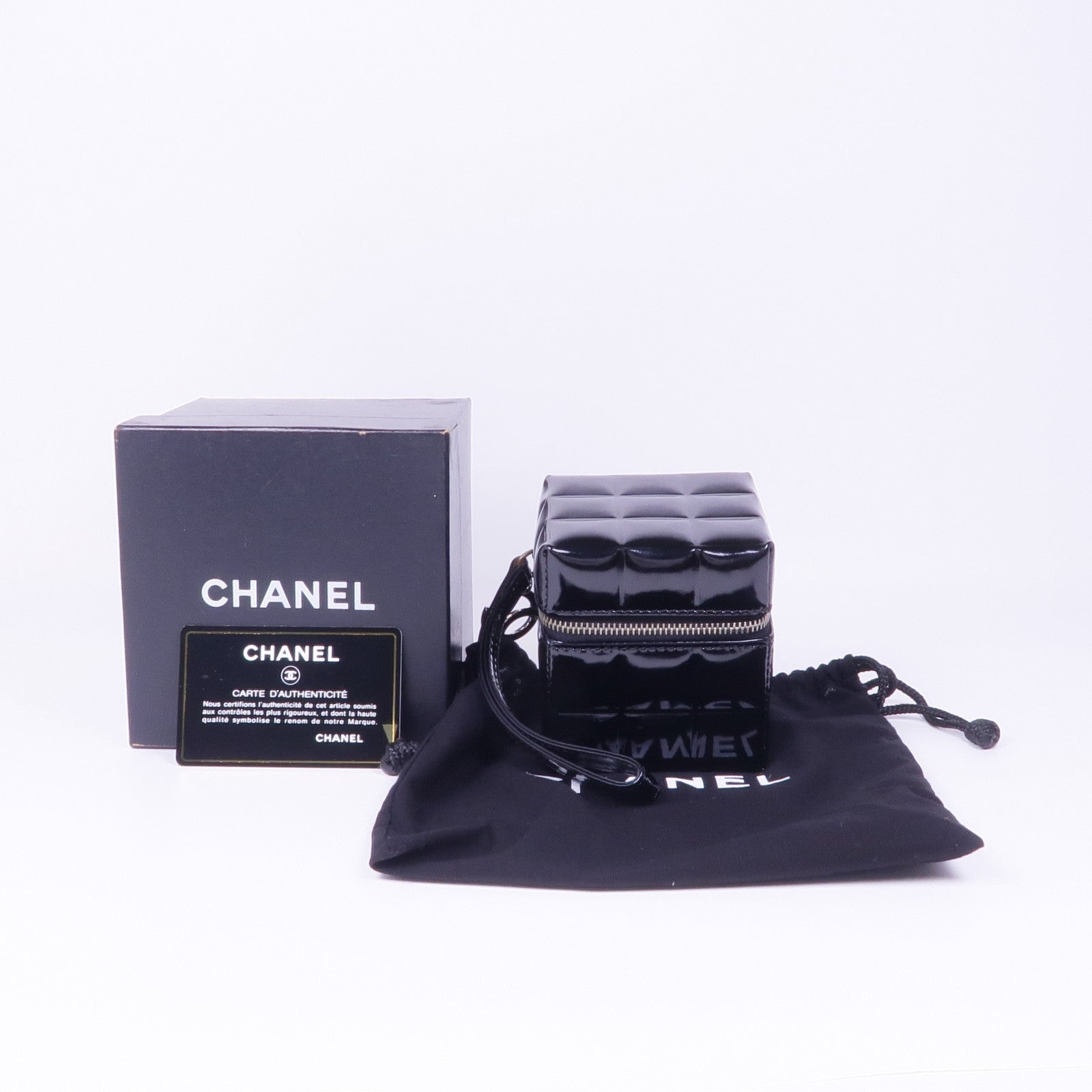 CHANEL 漆皮皮革Clutch Bag銀扣手挽袋