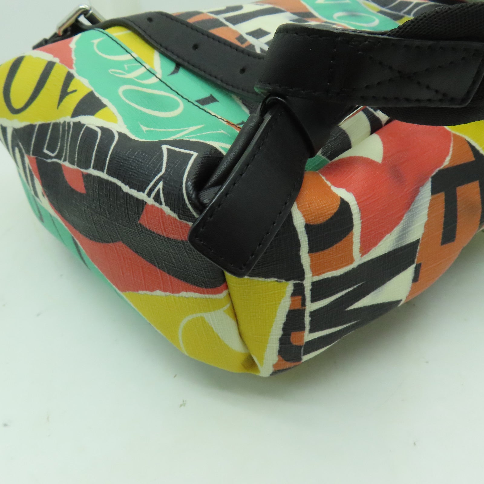 MOSCHINO 【清倉大減價】塗層帆布Backpack銀扣背包多色