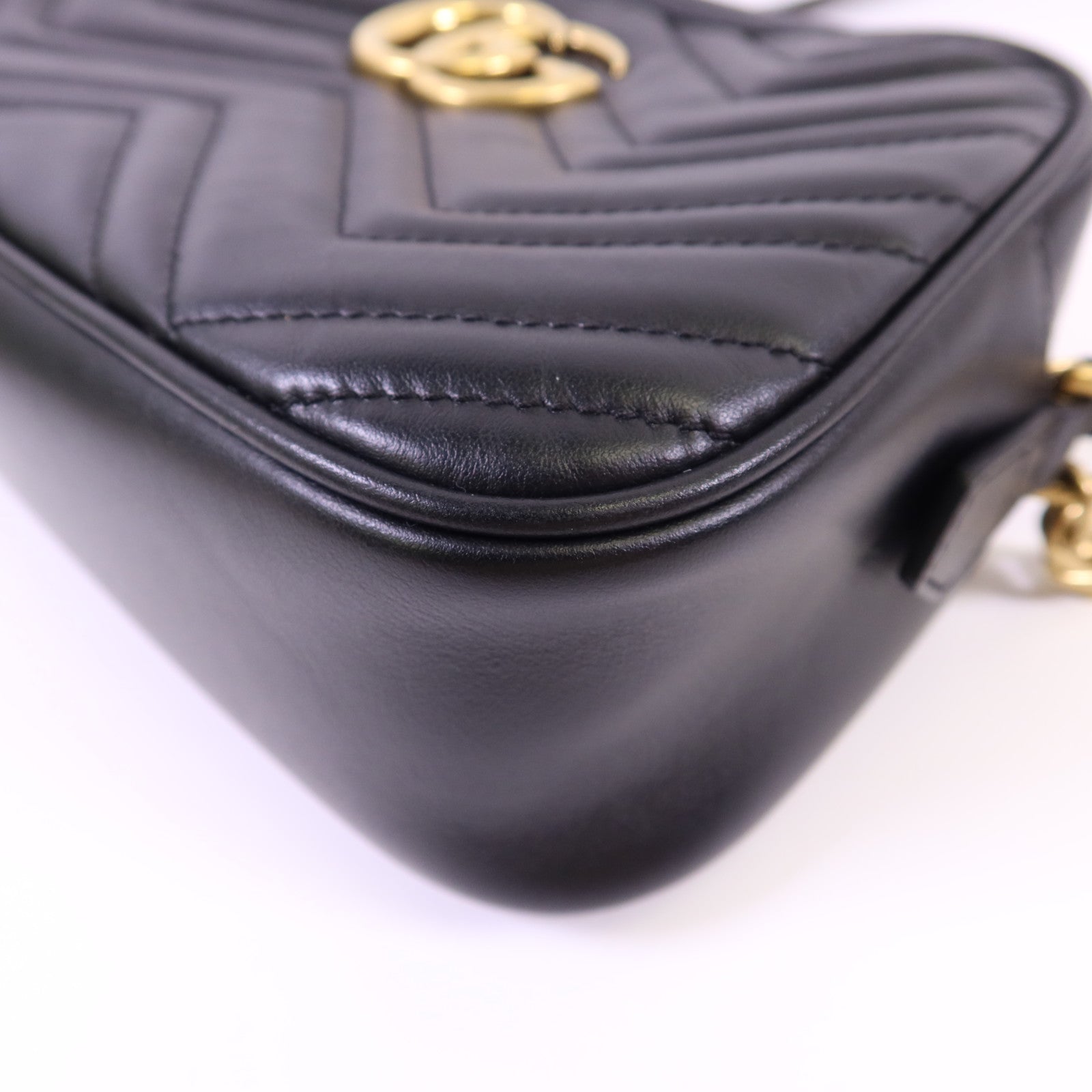 GUCCI 牛皮皮革GG Marmont Small金扣鏈帶肩背袋