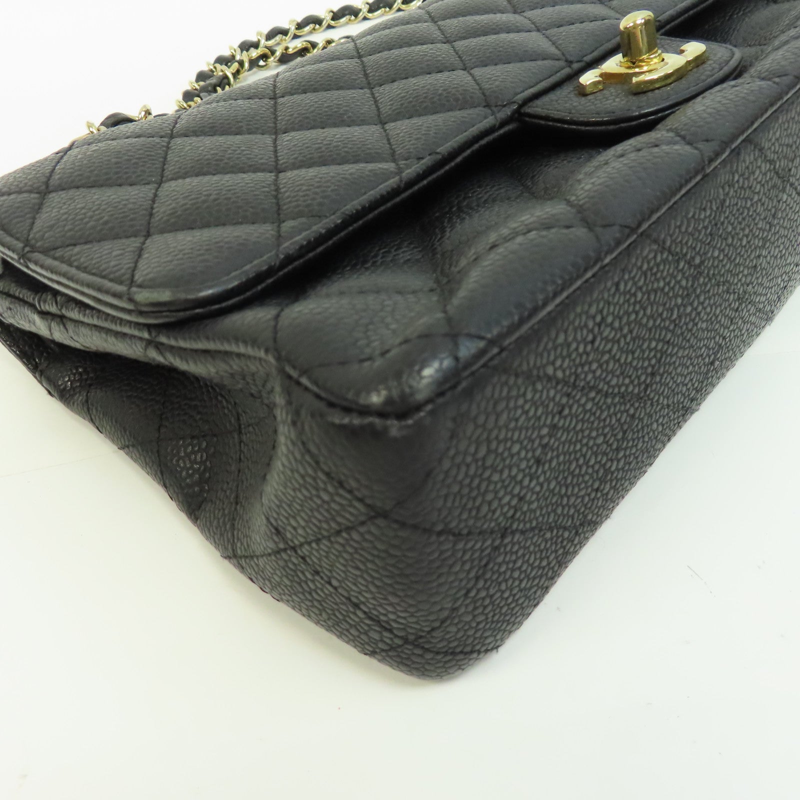 CHANEL 菱格Caviar皮革Classic 25金扣鏈帶肩背袋黑色