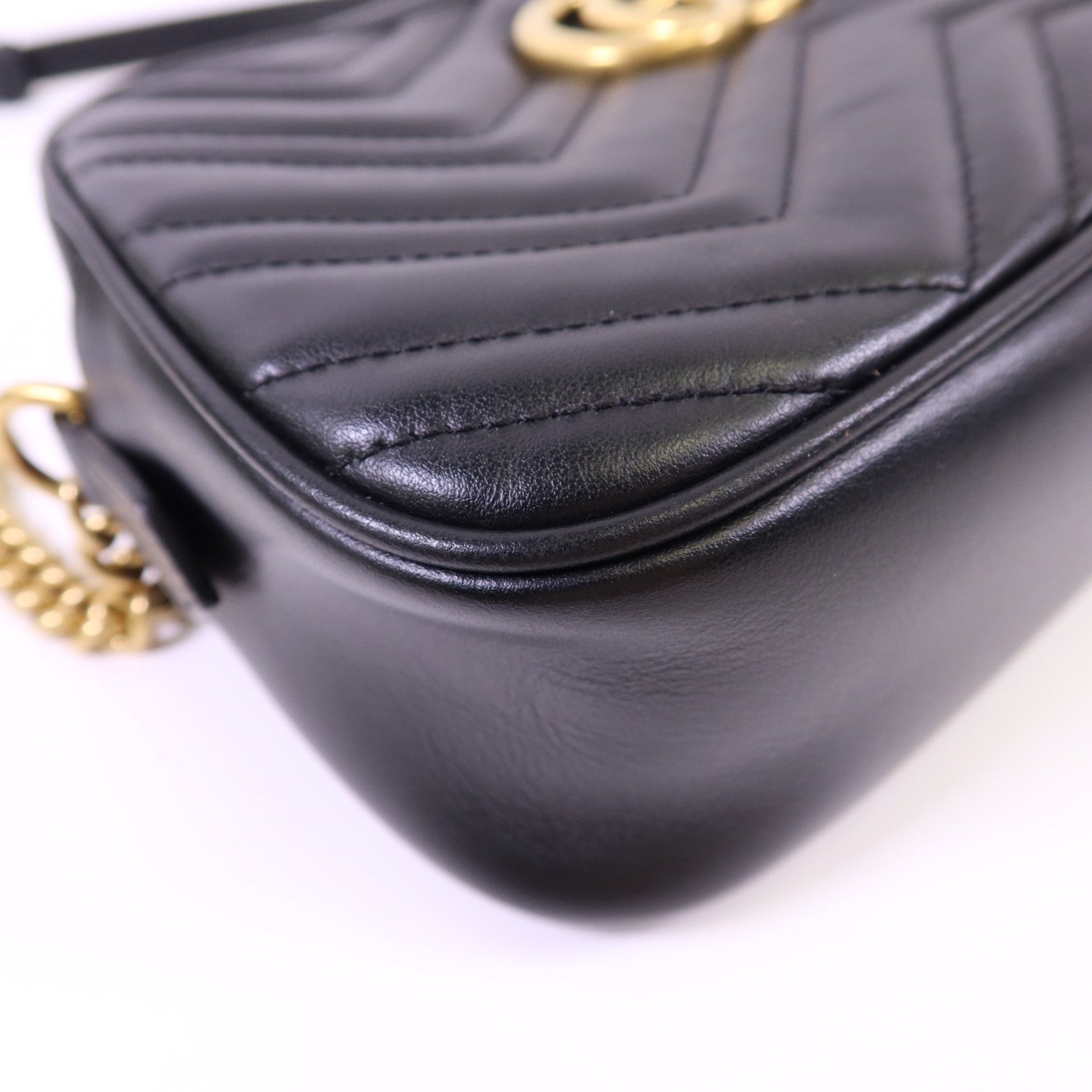 GUCCI 牛皮皮革GG Marmont Small金扣鏈帶肩背袋