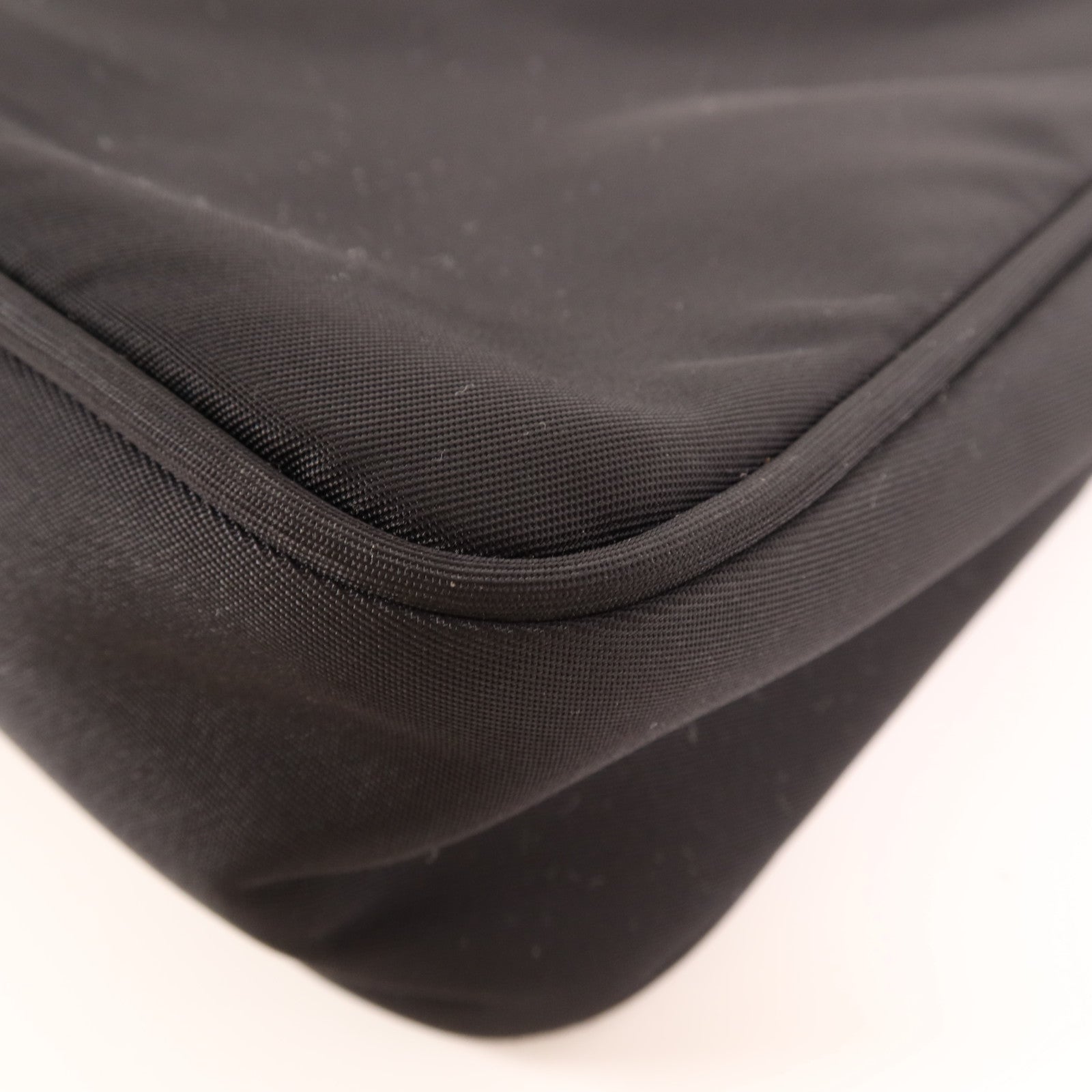 PRADA 尼龍Re-Edition 2000 Mini銀扣手挽袋