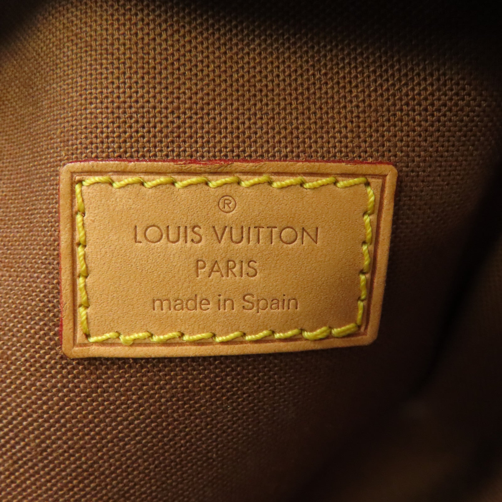 LOUIS VUITTON Monogram Pochette金扣肩背袋啡色