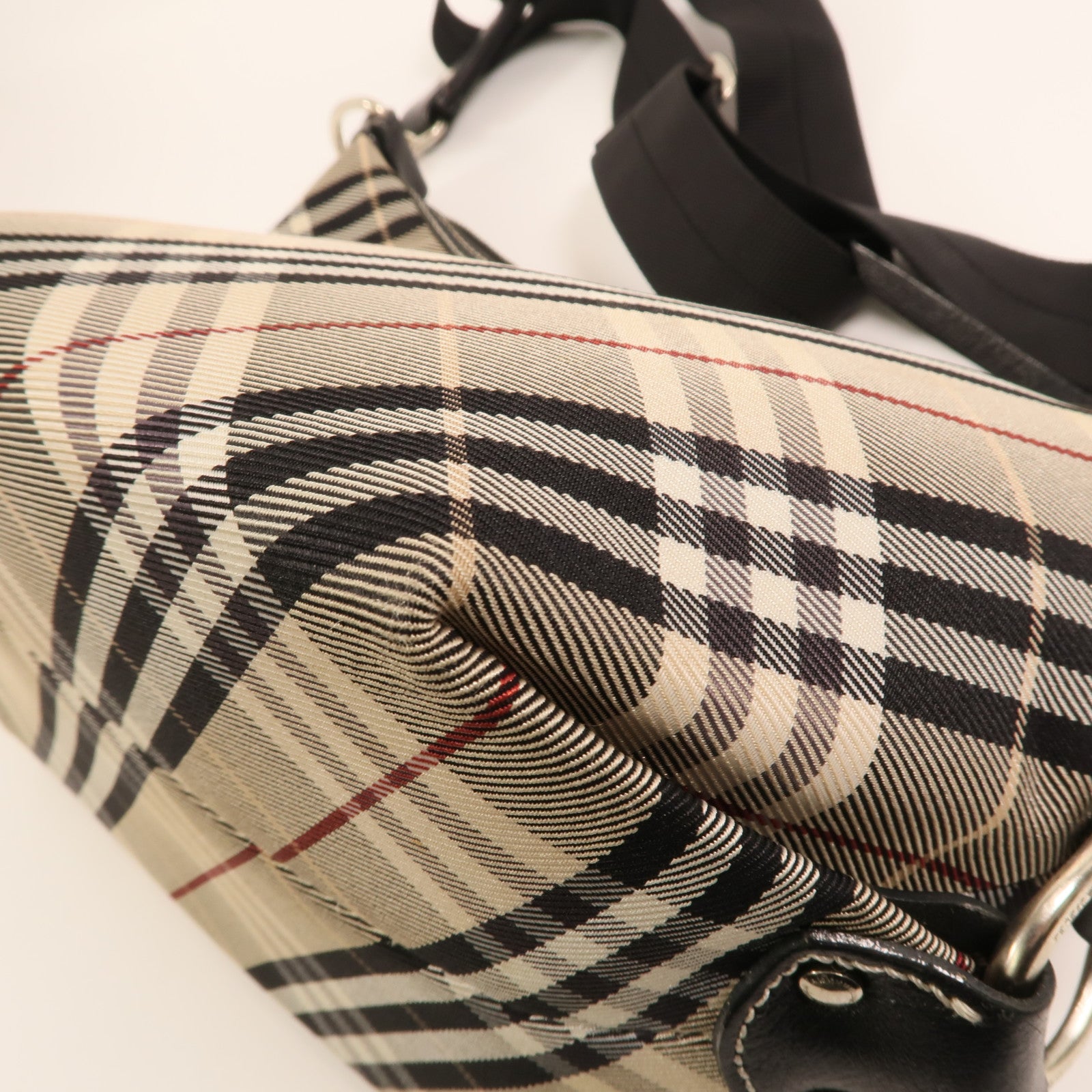 BURBERRY 尼龍Shoulder Bag銀扣肩背袋