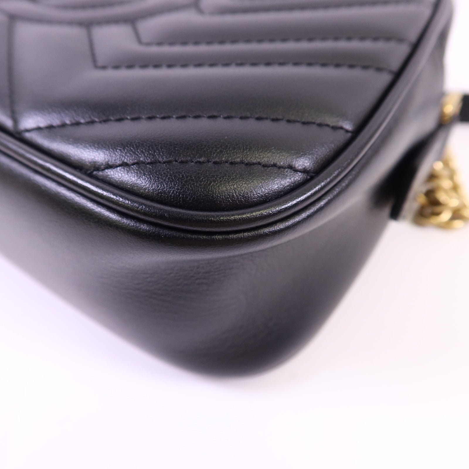 GUCCI 牛皮皮革GG Marmont Small金扣鏈帶肩背袋