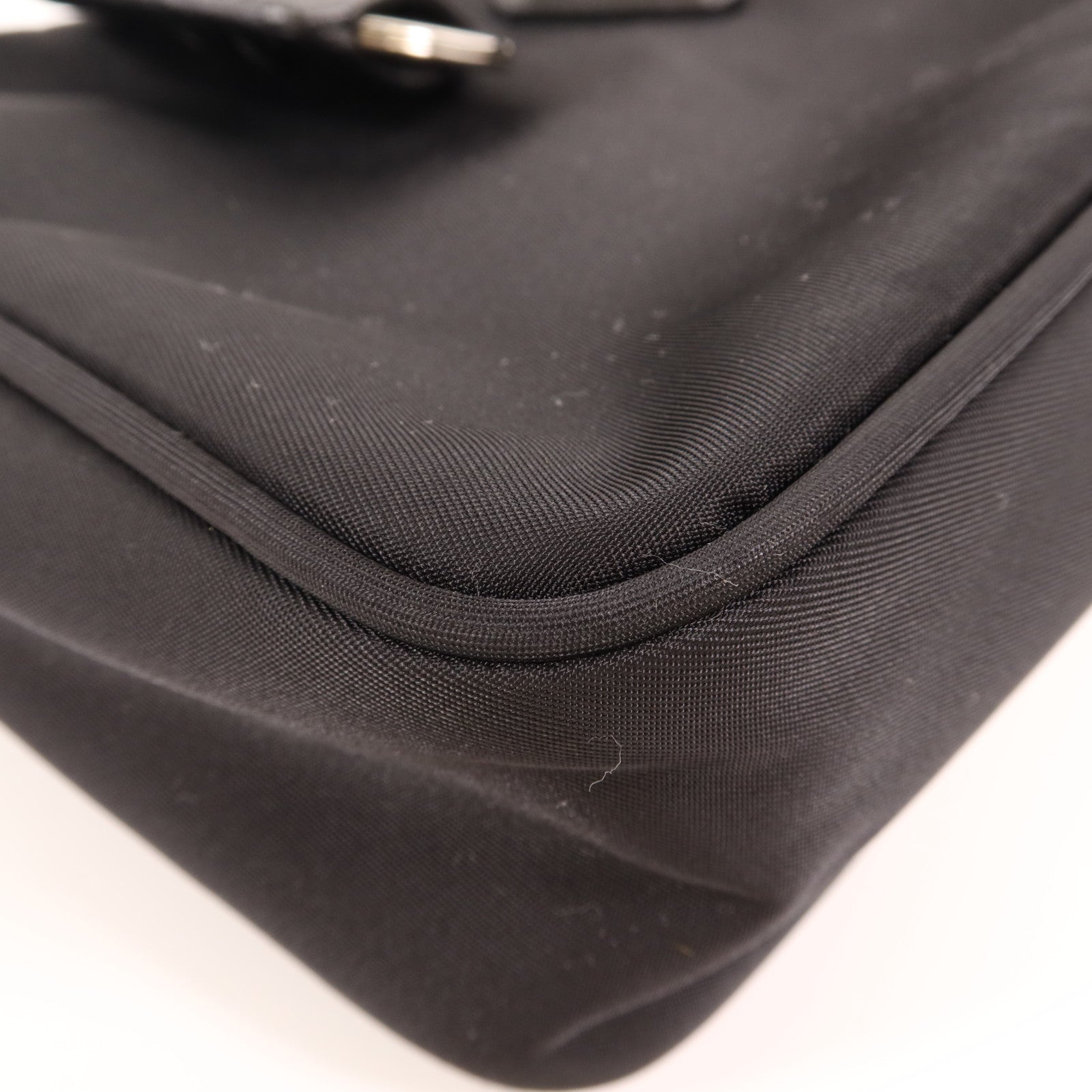 PRADA 尼龍Re-Edition 2000 Mini銀扣手挽袋