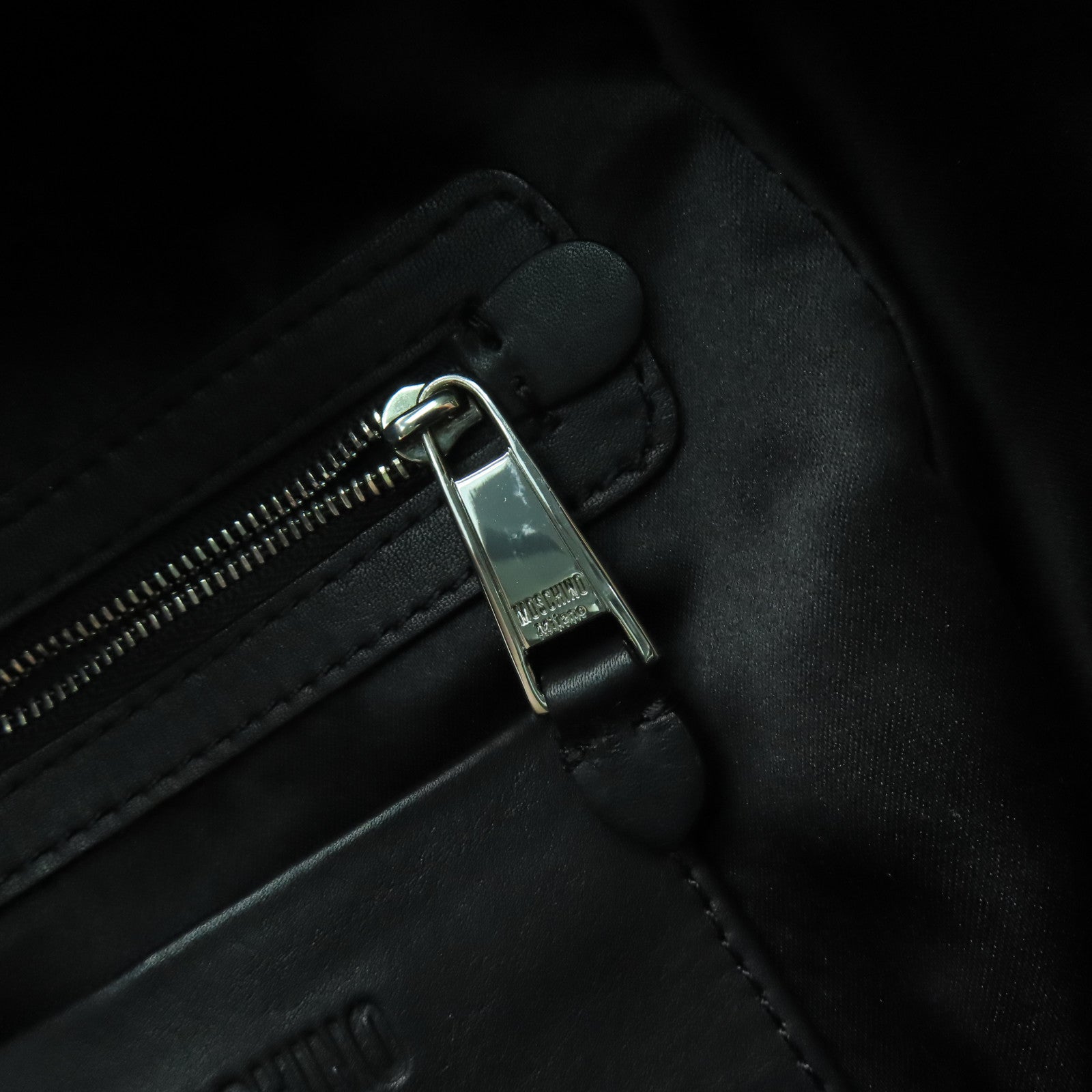 MOSCHINO 【清倉大減價】塗層帆布Backpack銀扣背包多色