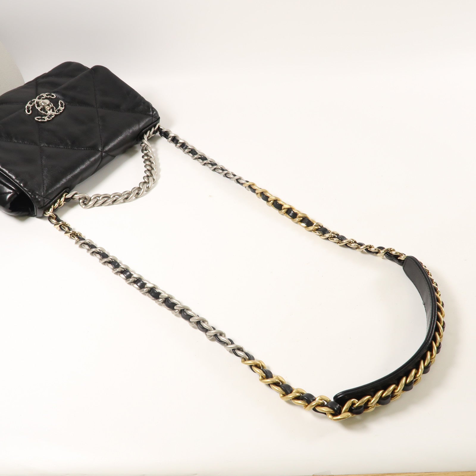 CHANEL 菱格羊皮皮革C19 Small 2 Way Chain Shoulder Bag銀扣鏈帶手挽肩背兩用袋黑色