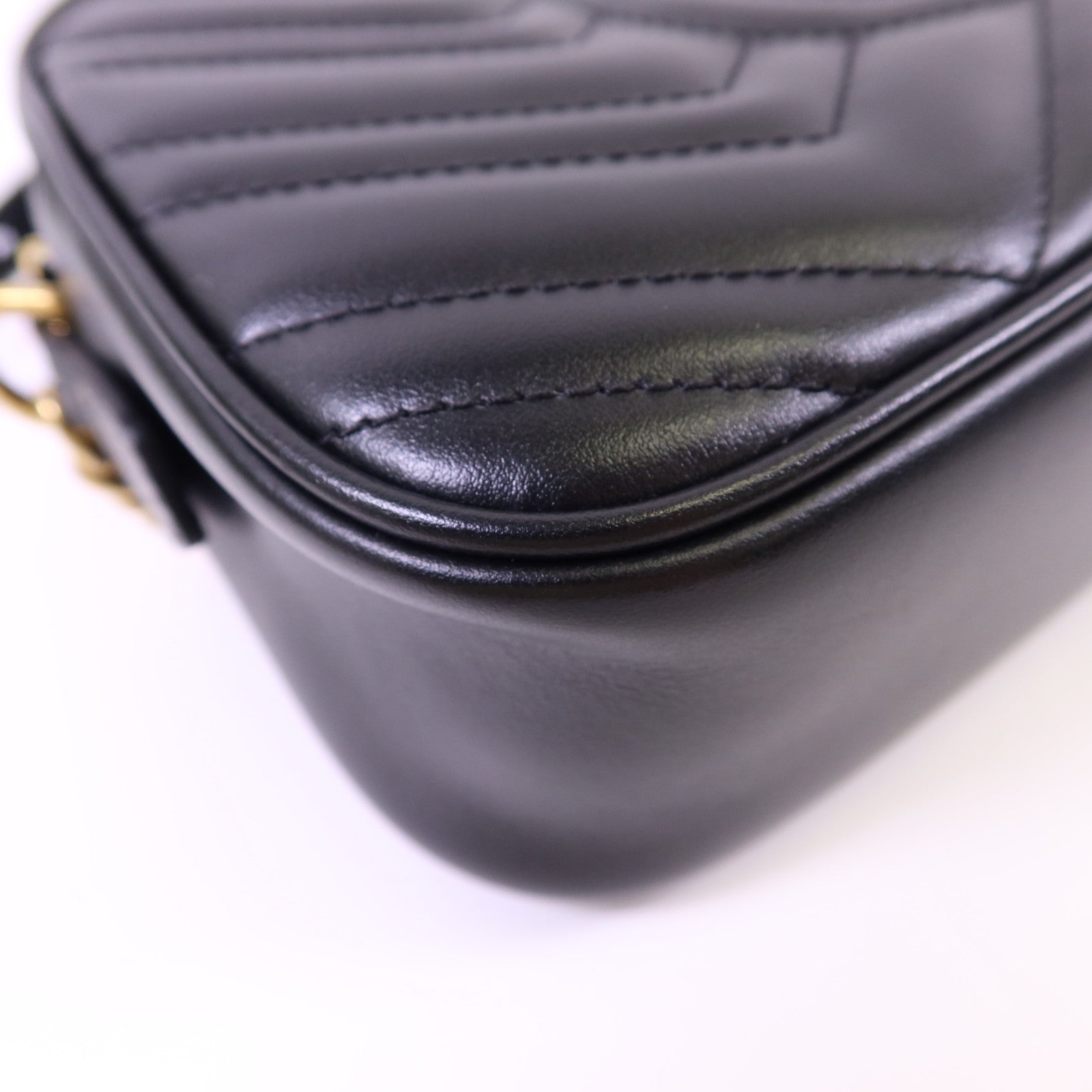 GUCCI 牛皮皮革GG Marmont Small金扣鏈帶肩背袋