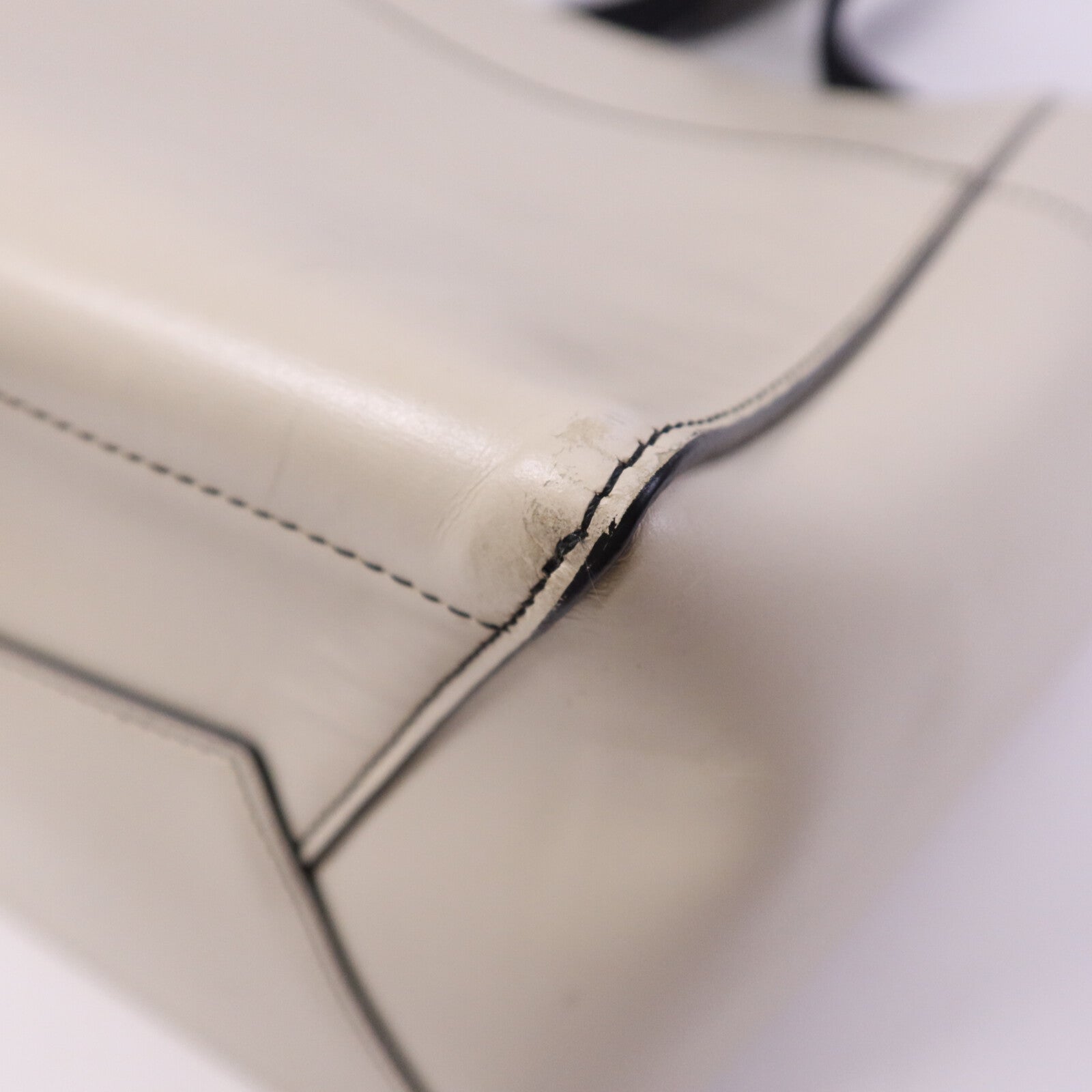CELINE 牛皮皮革Sangle Bucket金扣手挽袋