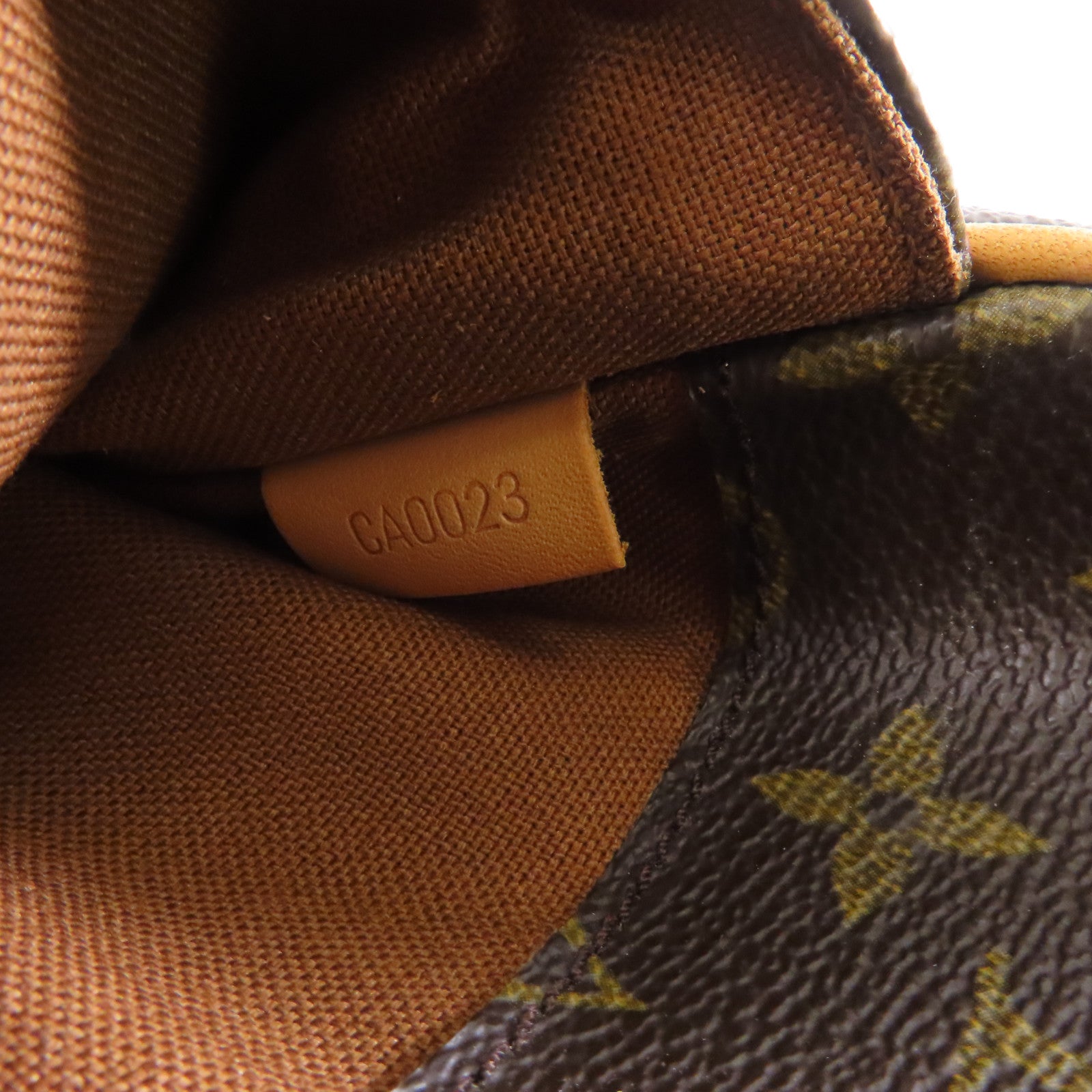 LOUIS VUITTON Monogram Pochette金扣肩背袋啡色