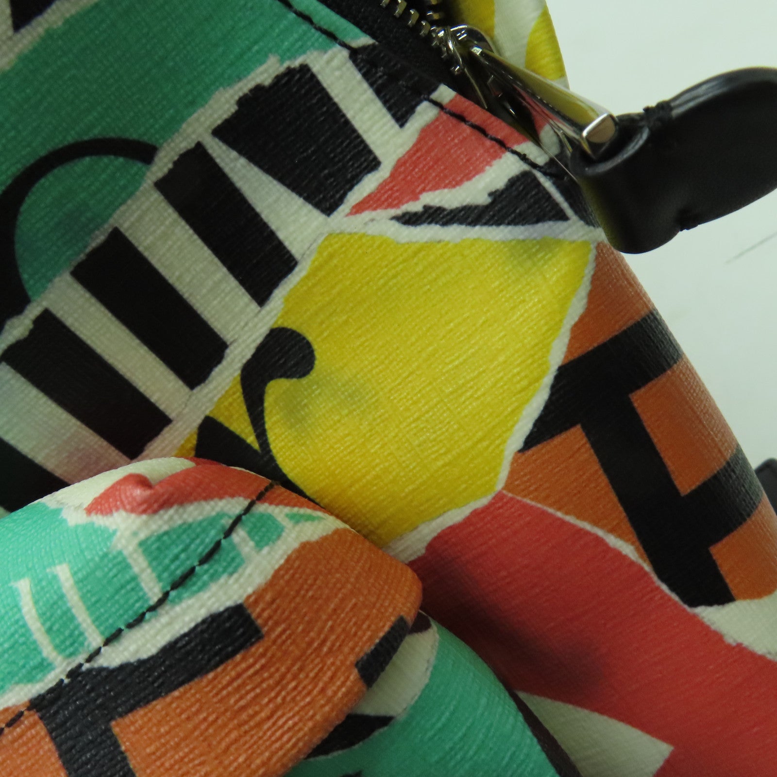 MOSCHINO 【清倉大減價】塗層帆布Backpack銀扣背包多色