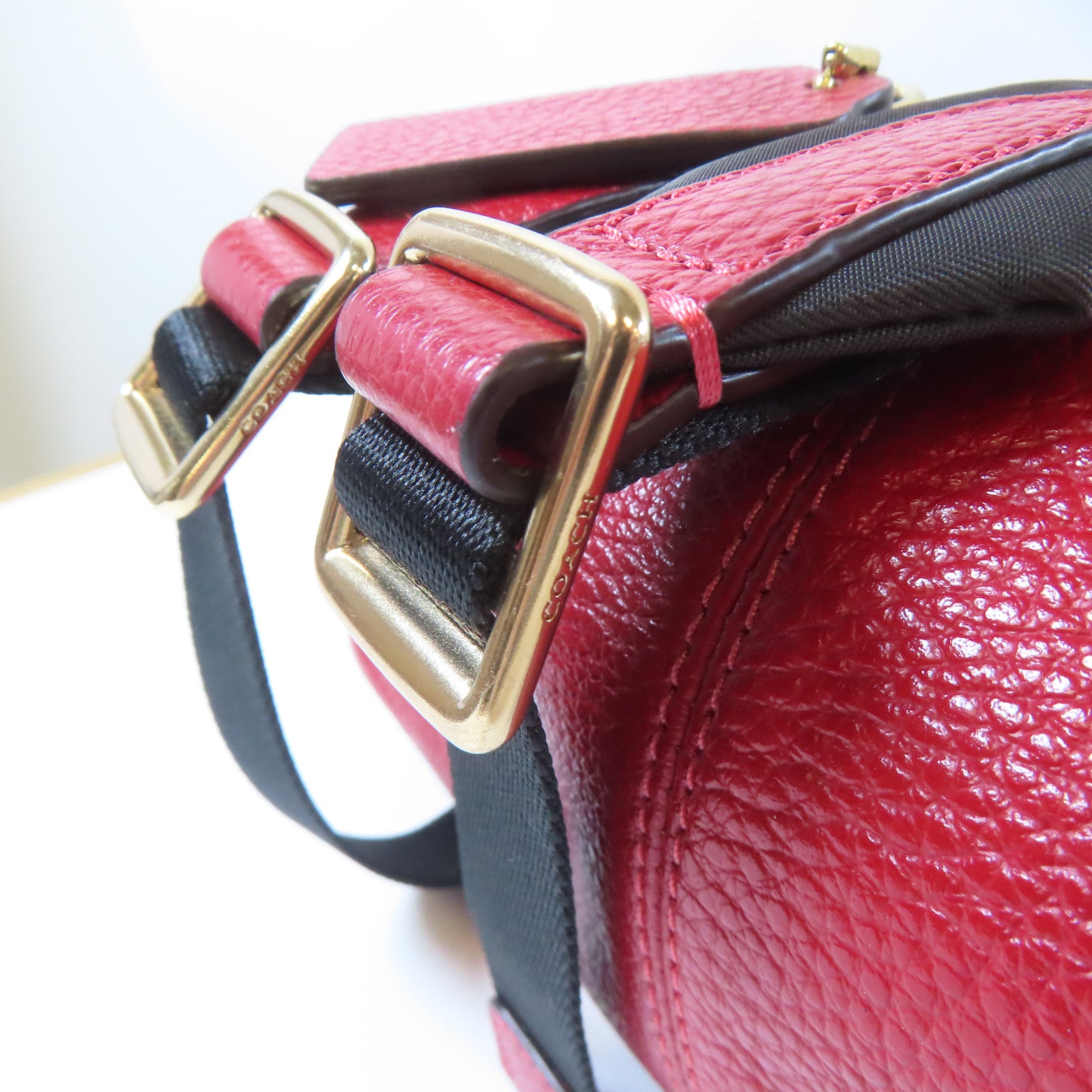 COACH 【激減優惠】牛皮皮革Rucksack金扣背包紅色
