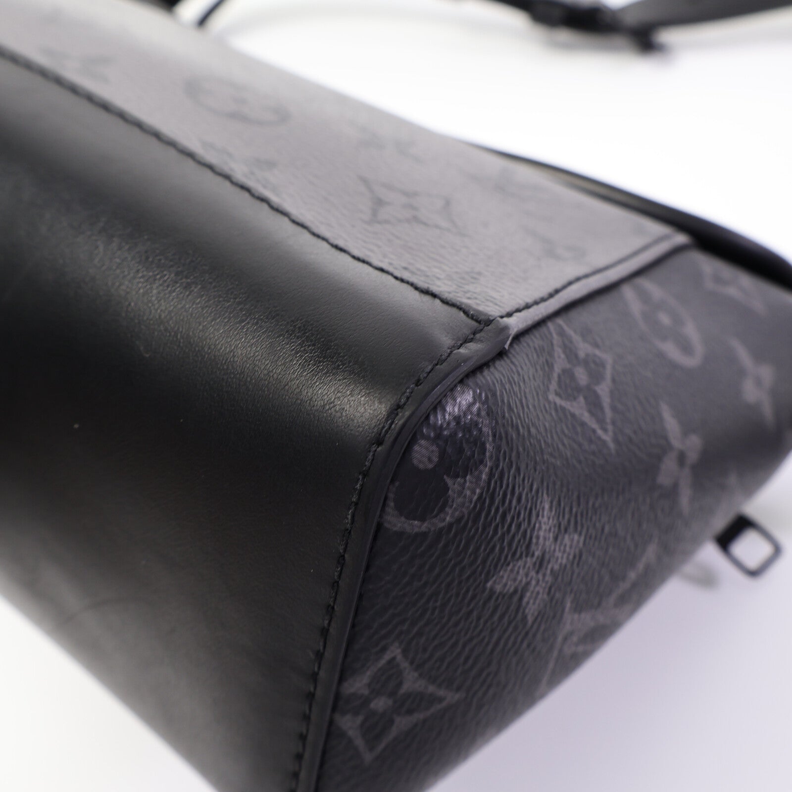 LOUIS VUITTON Monogram Eclipse Pulse肩背袋