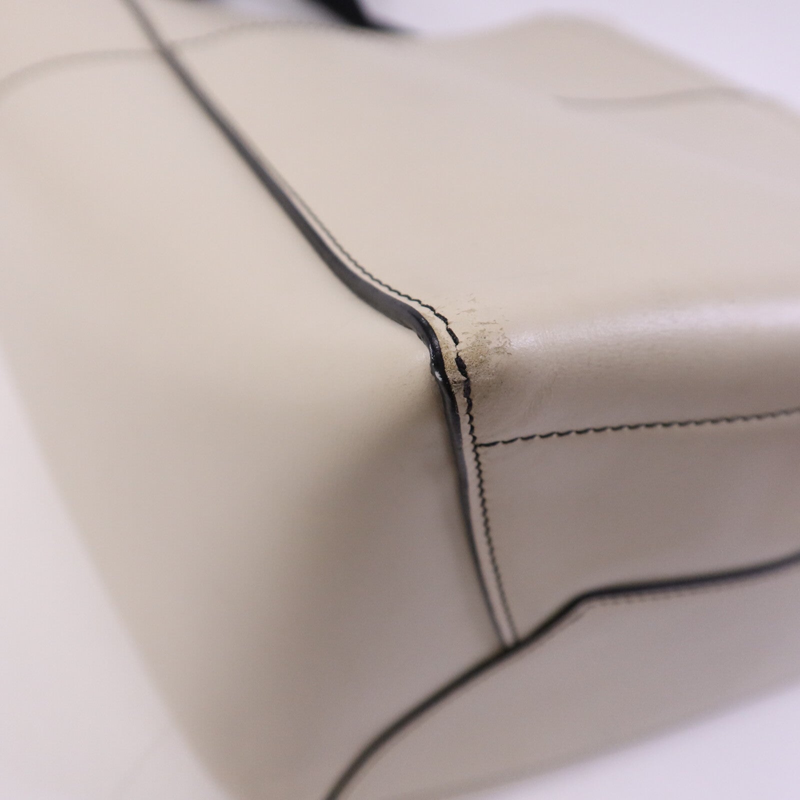 CELINE 牛皮皮革Sangle Bucket金扣手挽袋