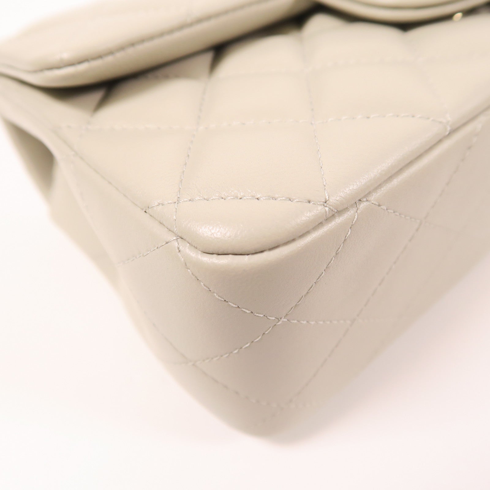 CHANEL 羊皮皮革Mini Classic 20金扣鏈帶肩背袋
