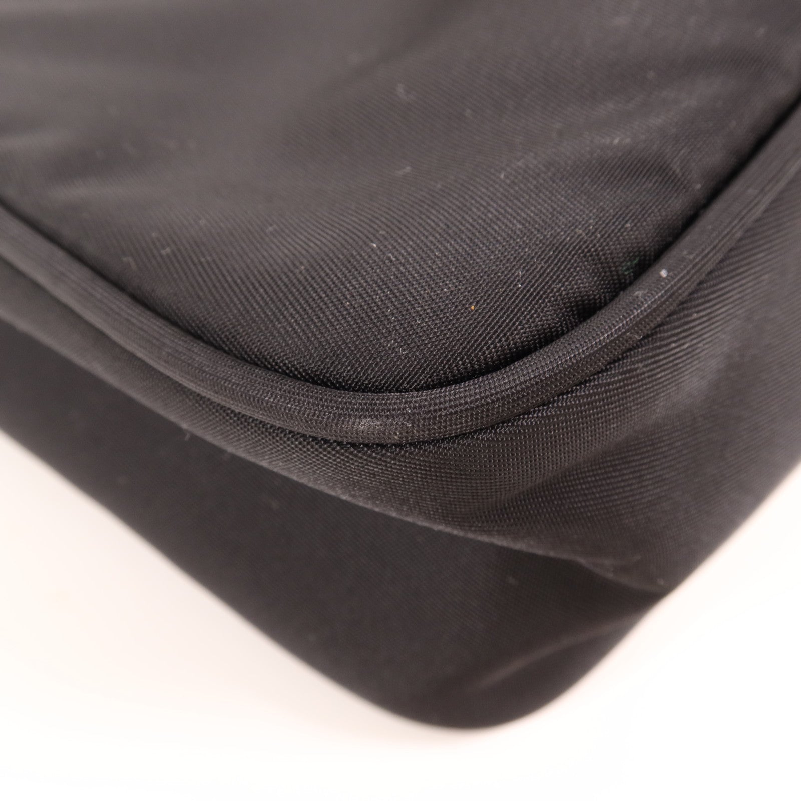 PRADA 尼龍Re-Edition 2000 Mini銀扣手挽袋