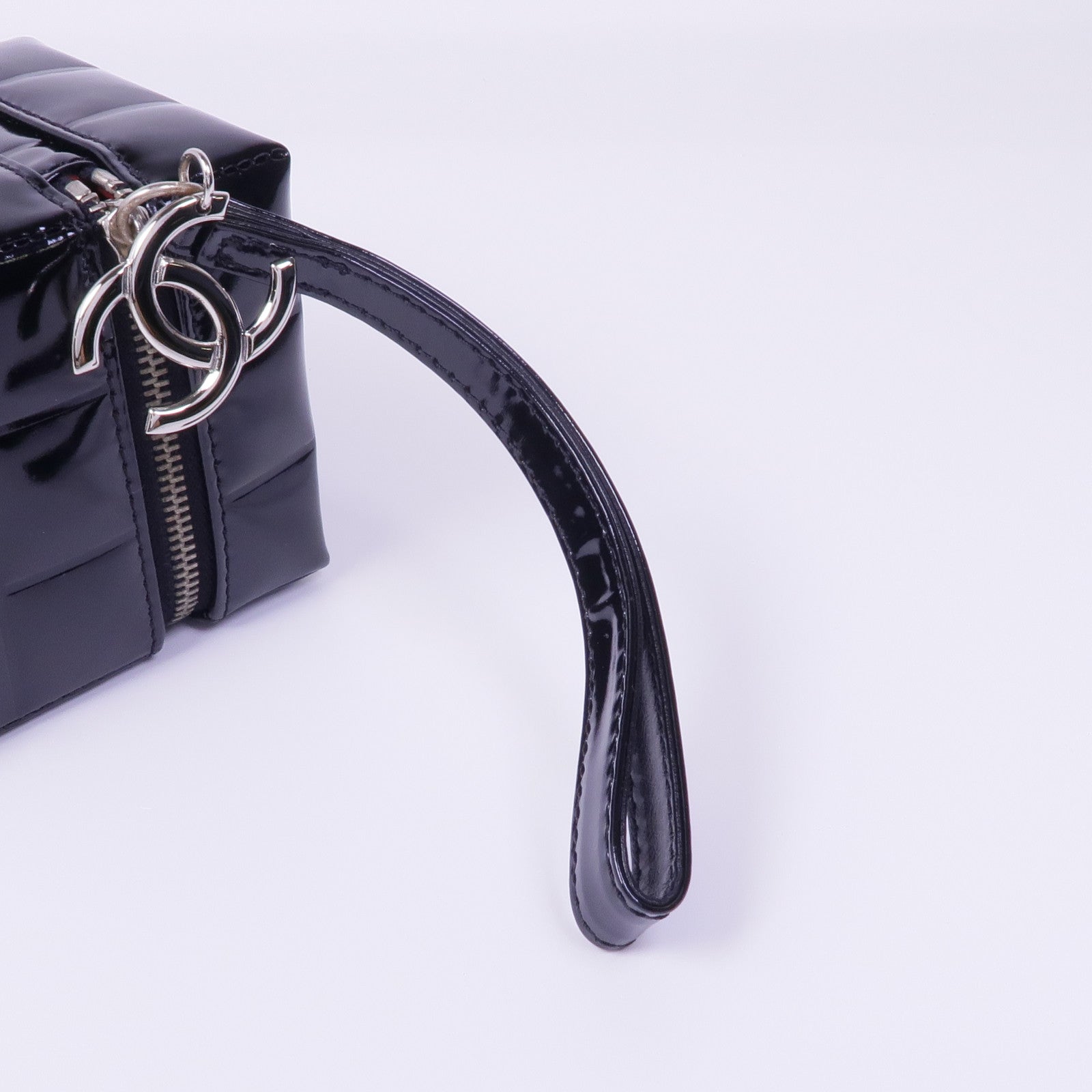 CHANEL 漆皮皮革Clutch Bag銀扣手挽袋