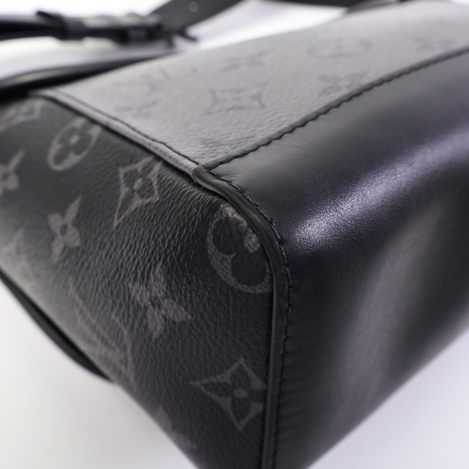 LOUIS VUITTON Monogram Eclipse Pulse肩背袋