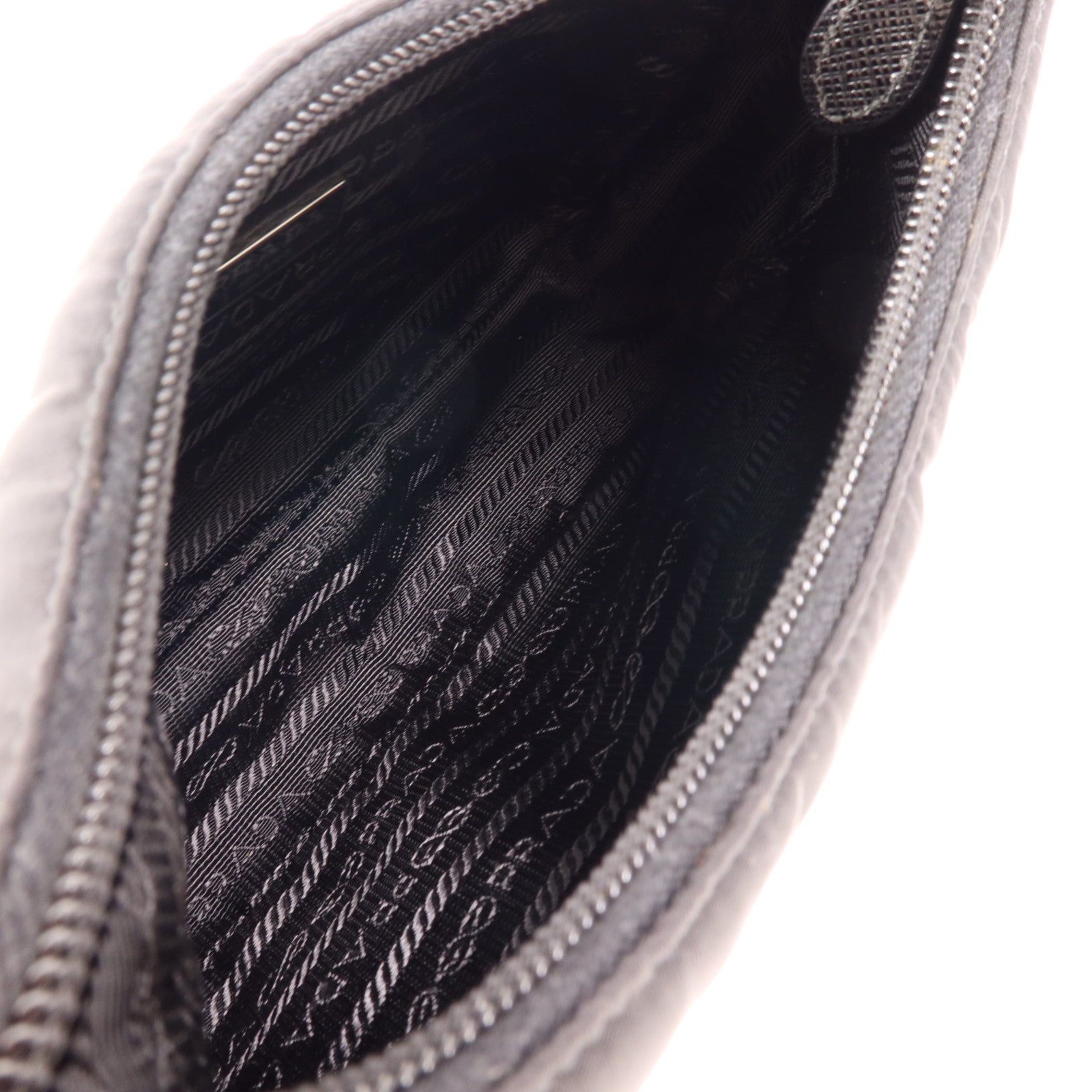 PRADA 尼龍Re-Edition 2000 Mini銀扣手挽袋