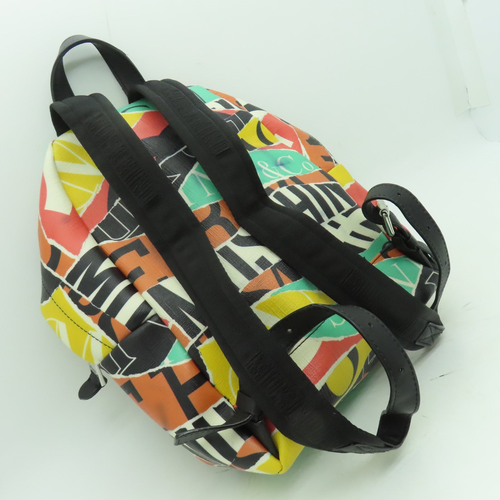 MOSCHINO 【清倉大減價】塗層帆布Backpack銀扣背包多色