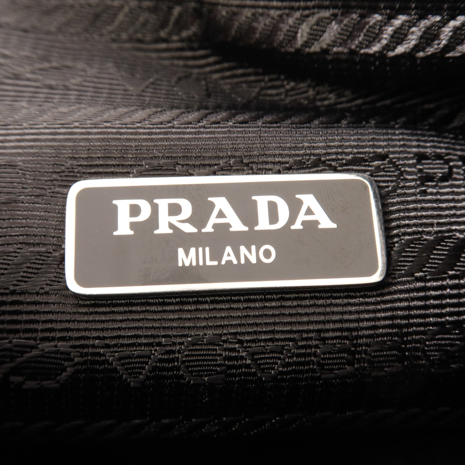 PRADA 尼龍Re-Edition 2000 Mini銀扣手挽袋