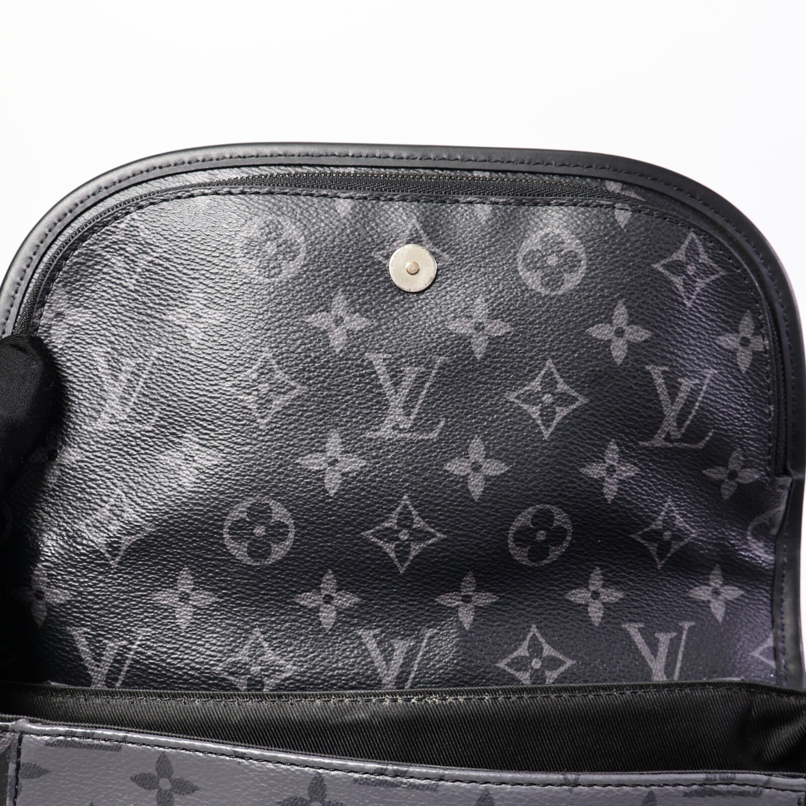 LOUIS VUITTON Monogram Eclipse Pulse肩背袋