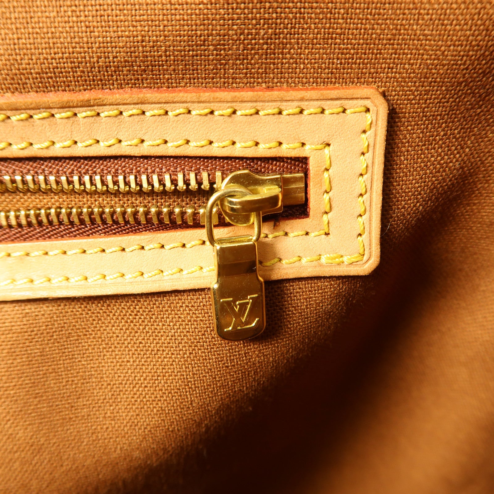 LOUIS VUITTON Monogram Abbesses金扣肩背袋