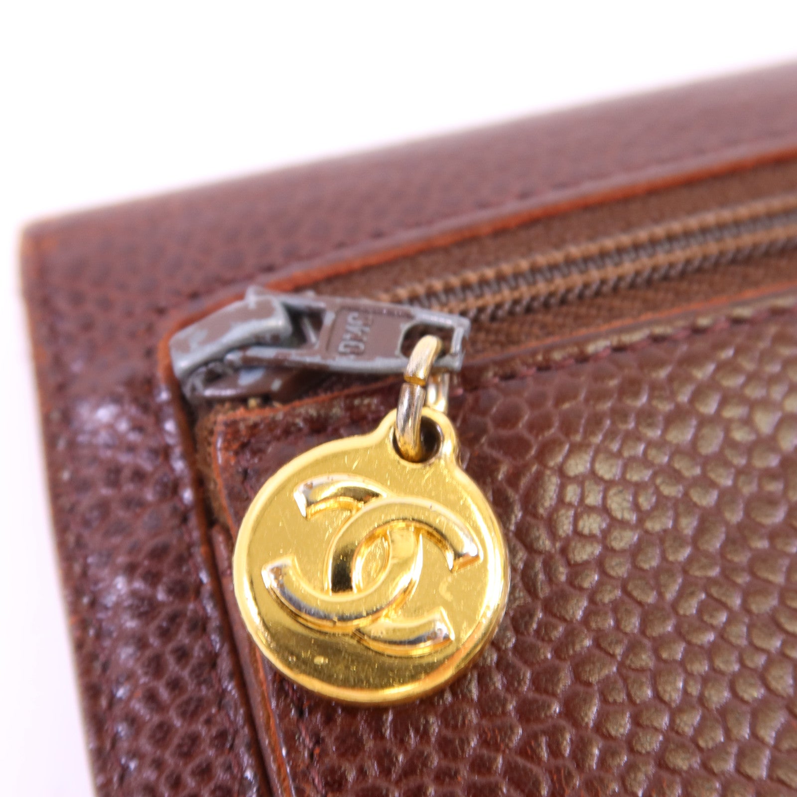 CHANEL 牛皮皮革Bifold Wallet金扣錢包