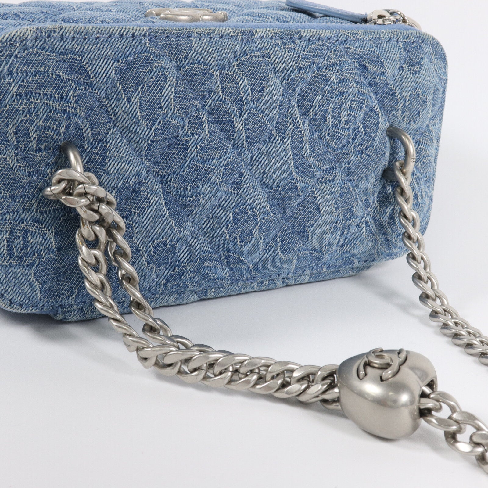 CHANEL 牛仔布Vanity Case鏈帶肩背袋