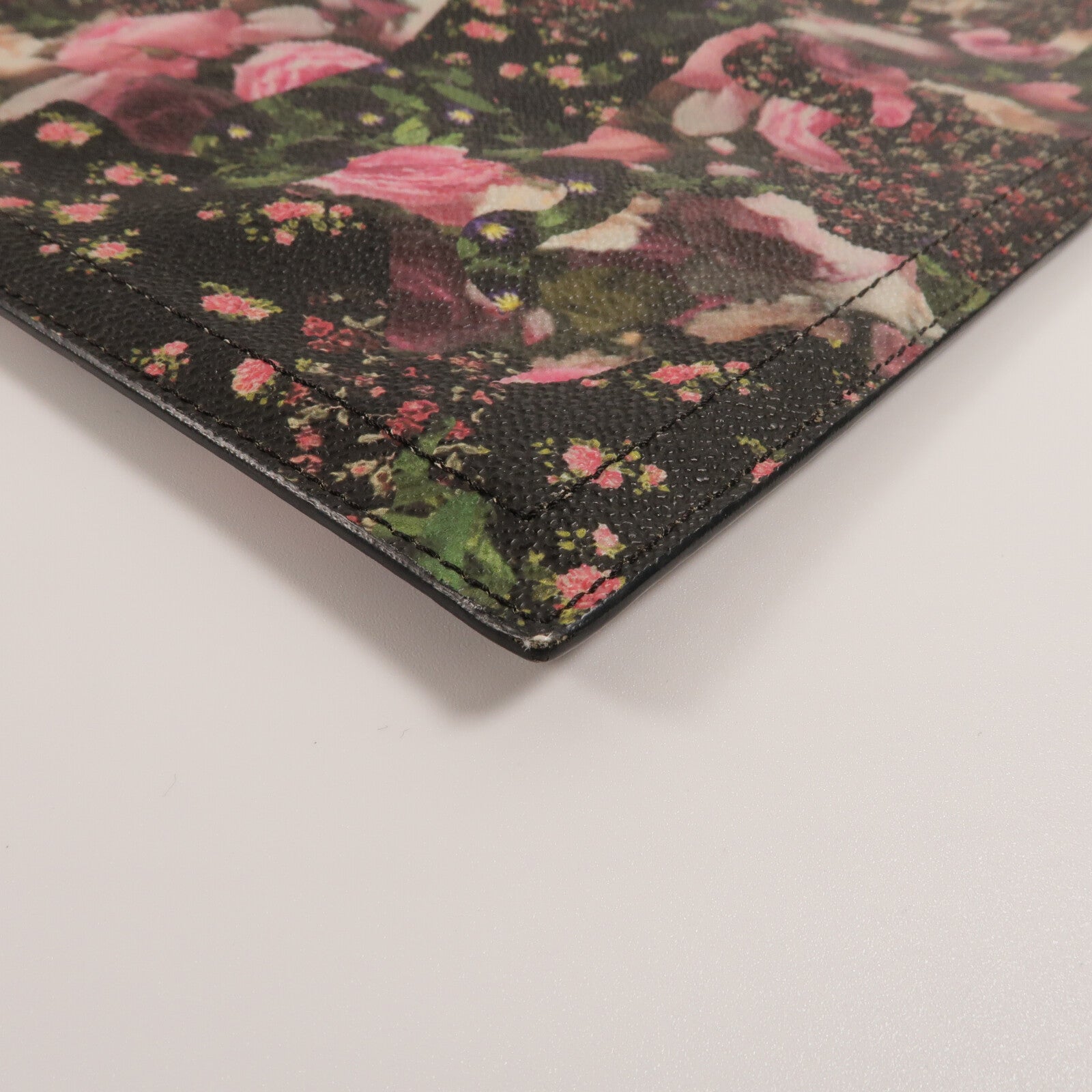 GIVENCHY PVC Accessories Pouch 手拿包
