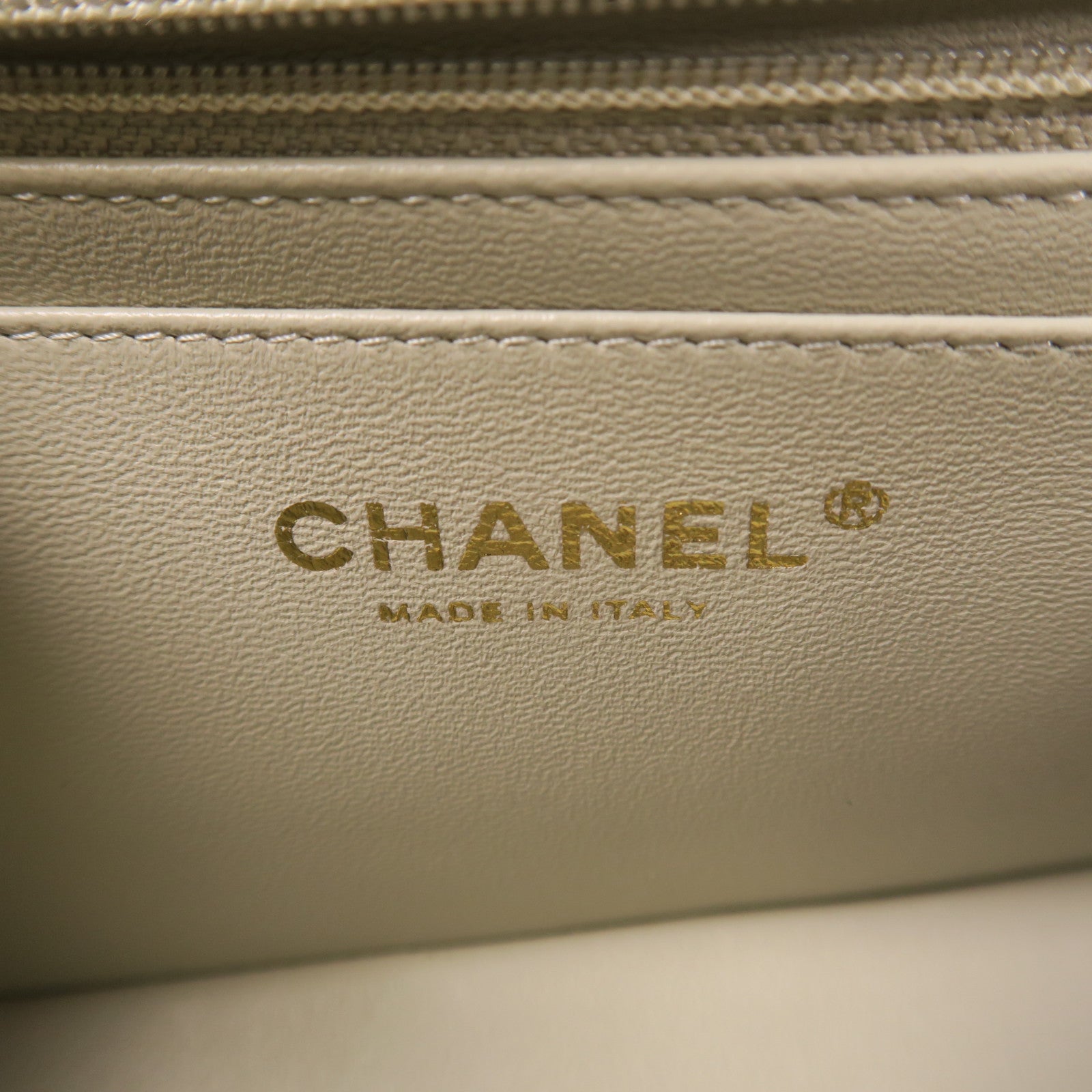 CHANEL 羊皮皮革Mini Classic 20金扣鏈帶肩背袋