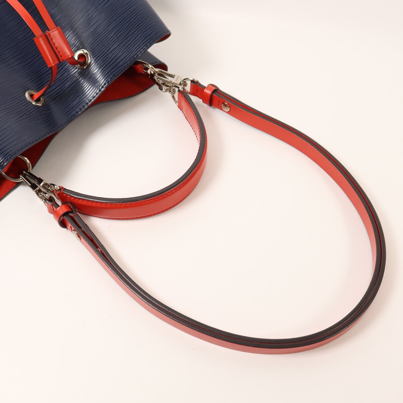 LOUIS VUITTON Epi NeoNoe MM銀扣手挽肩背兩用袋