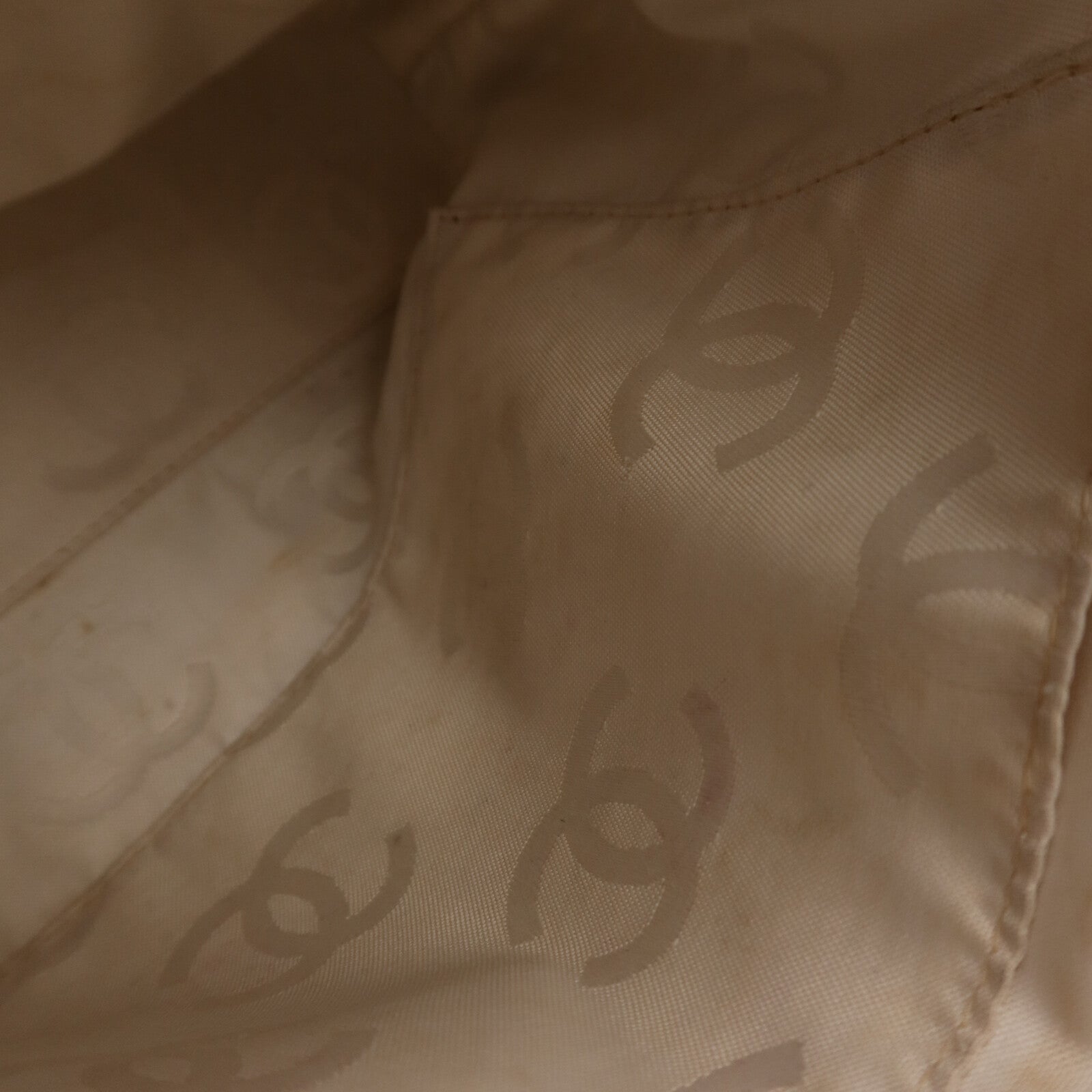 CHANEL 【激減優惠】牛皮皮革 Vivian Tote金色扣手挽袋