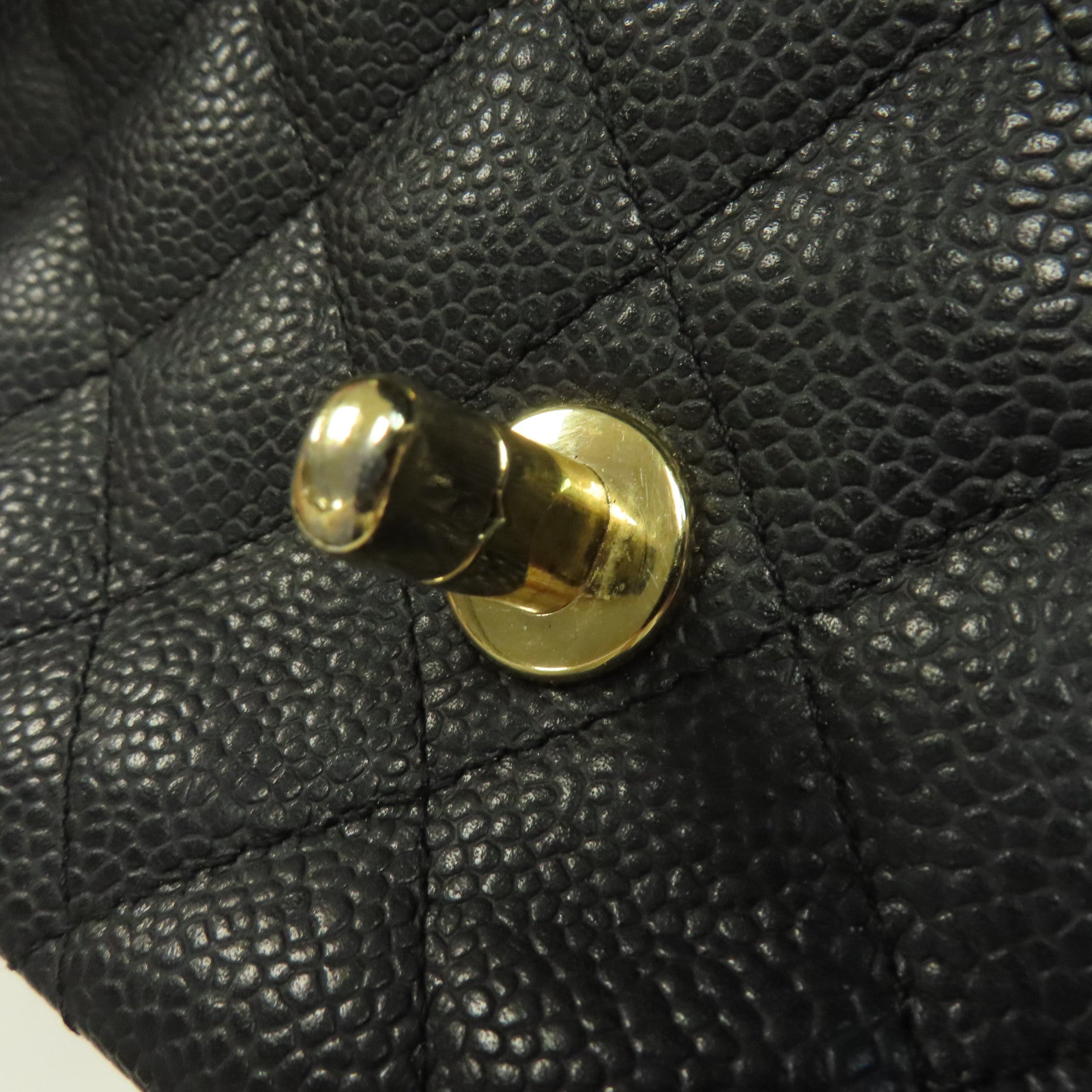 CHANEL 菱格Caviar皮革Classic 25金扣鏈帶肩背袋黑色