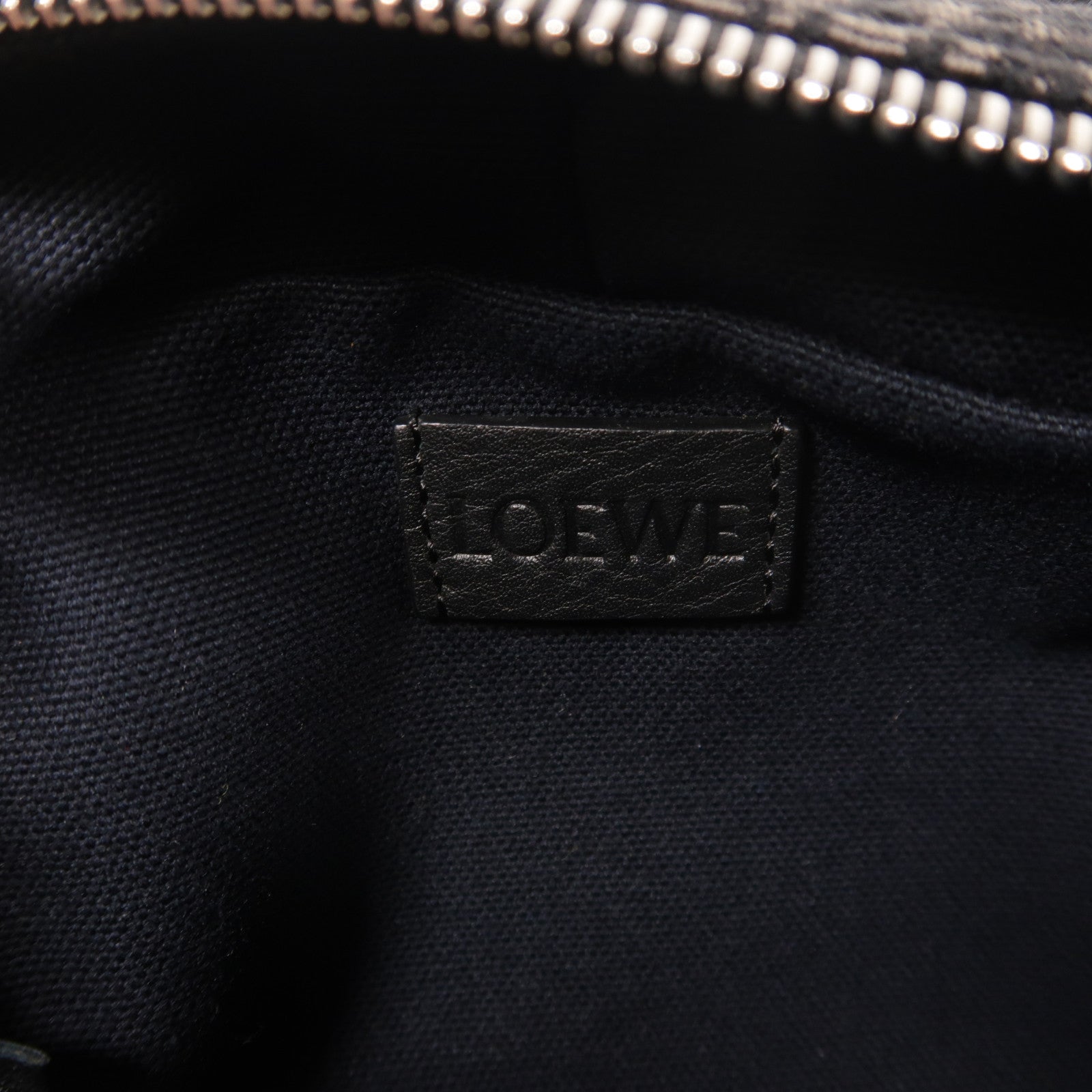 LOEWE 帆布Anagram Mini Camera Bag銀扣肩背袋