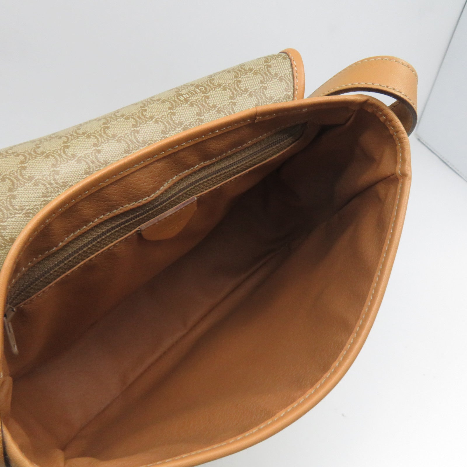 CELINE 【清倉大減價】塗層帆布Shoulder Bag金扣肩背袋卡其色