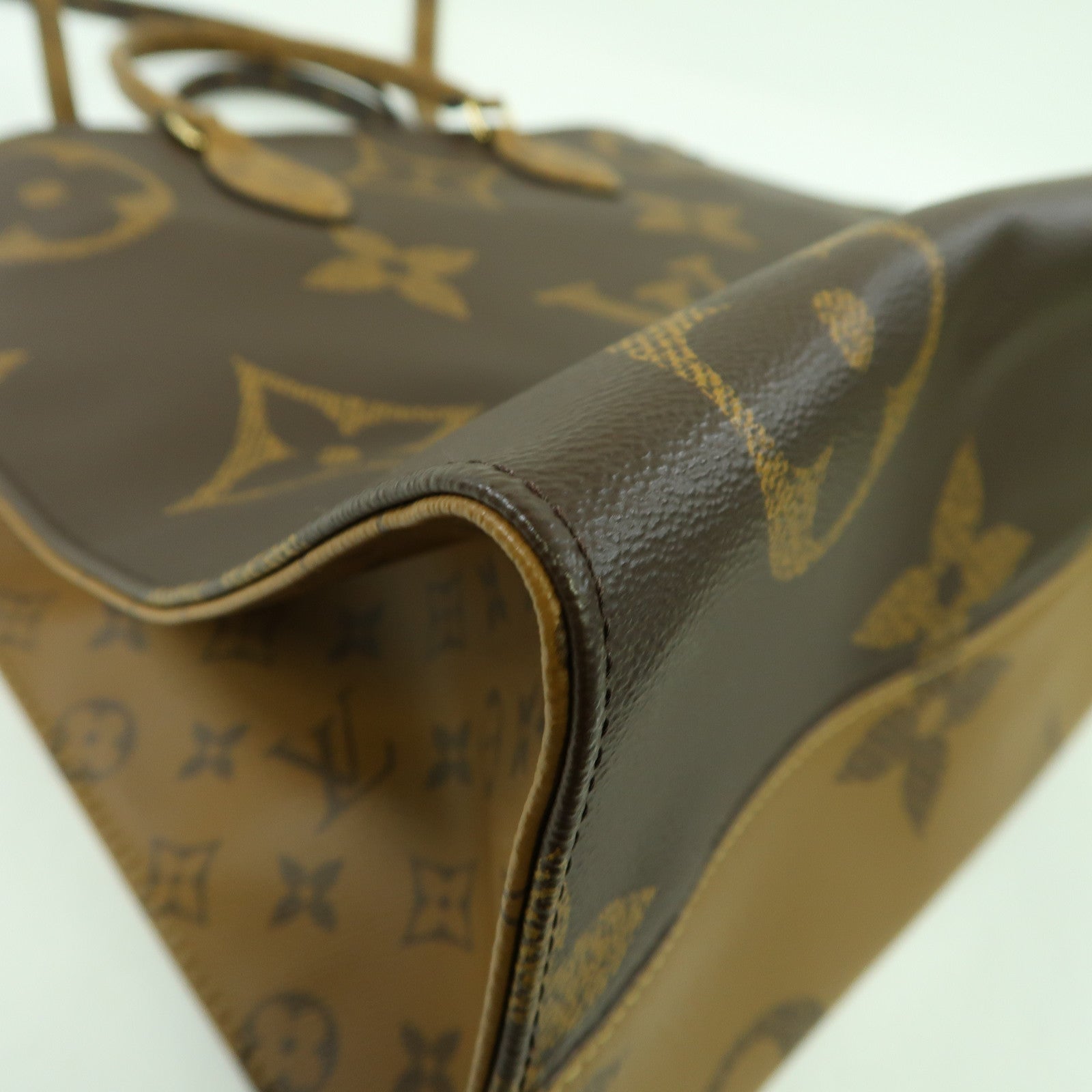 LOUIS VUITTON Monogram Giant Reverse On The Go GM金扣手挽肩背兩用袋啡色