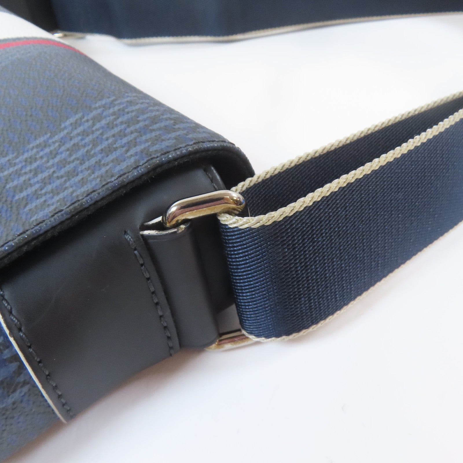 LOUIS VUITTON Damier Cobalt District 2017銀扣肩背袋深藍色/白色/紅色
