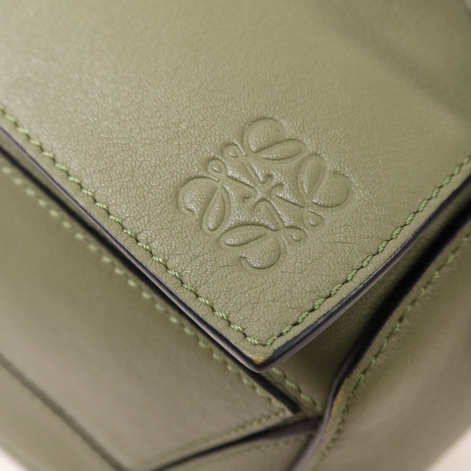 LOEWE 牛皮皮革Small Puzzle Bag銀扣手挽肩背兩用袋