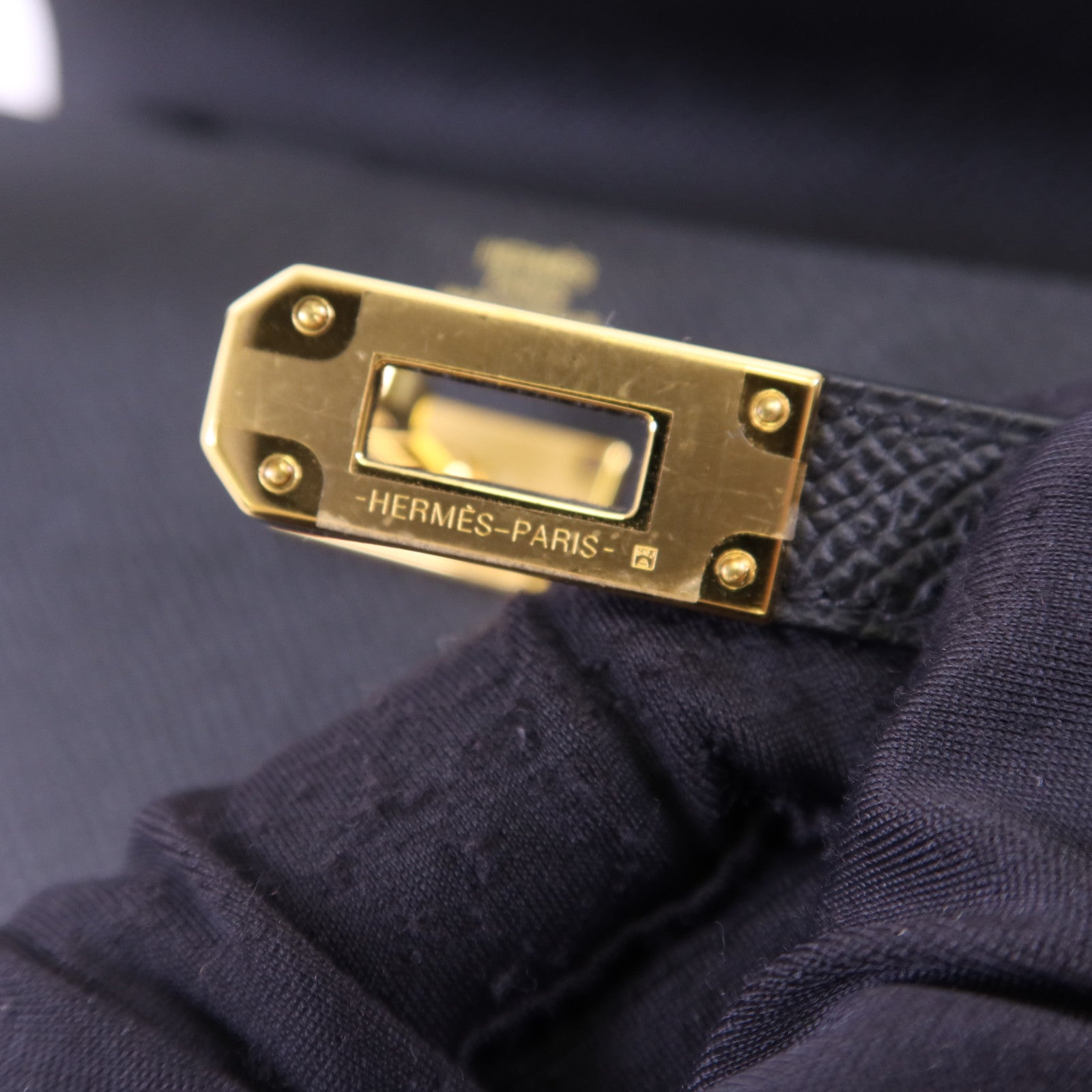 HERMES Epsom皮革Kelly To Go金扣肩背袋Noir